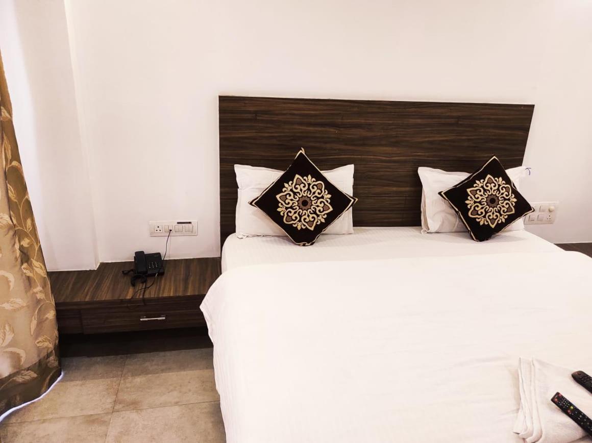 Deluxe Room - Photo 8