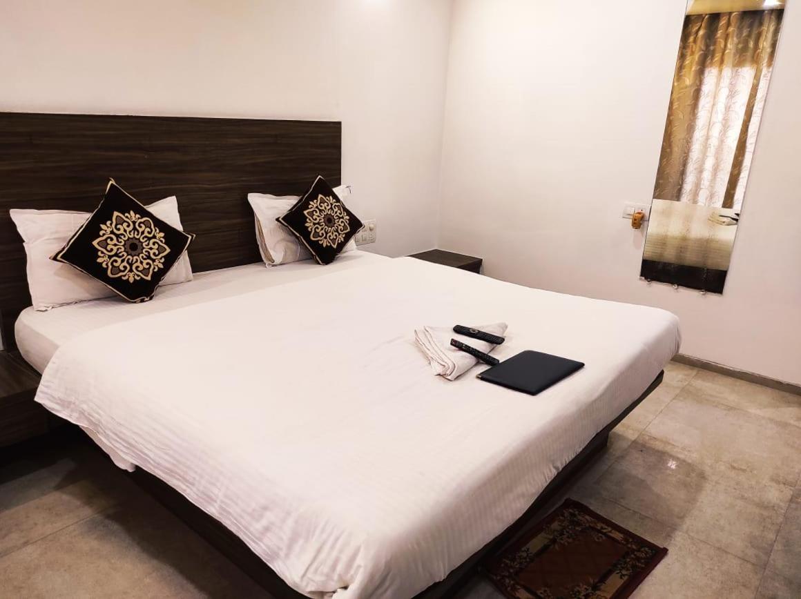 Deluxe Room - Photo 4