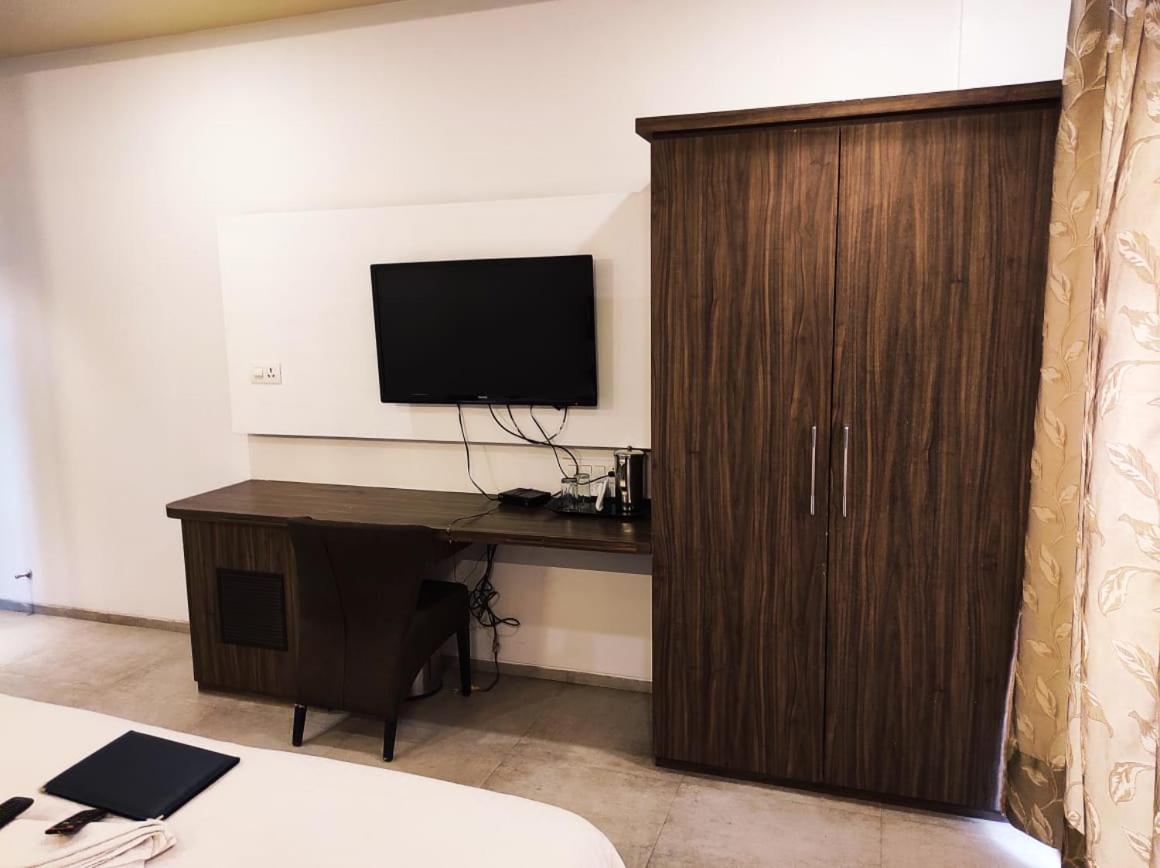 Deluxe Room - Photo 26