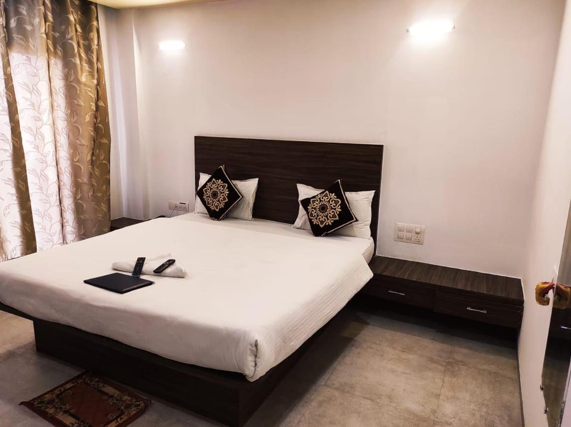 Deluxe Room - Photo 27