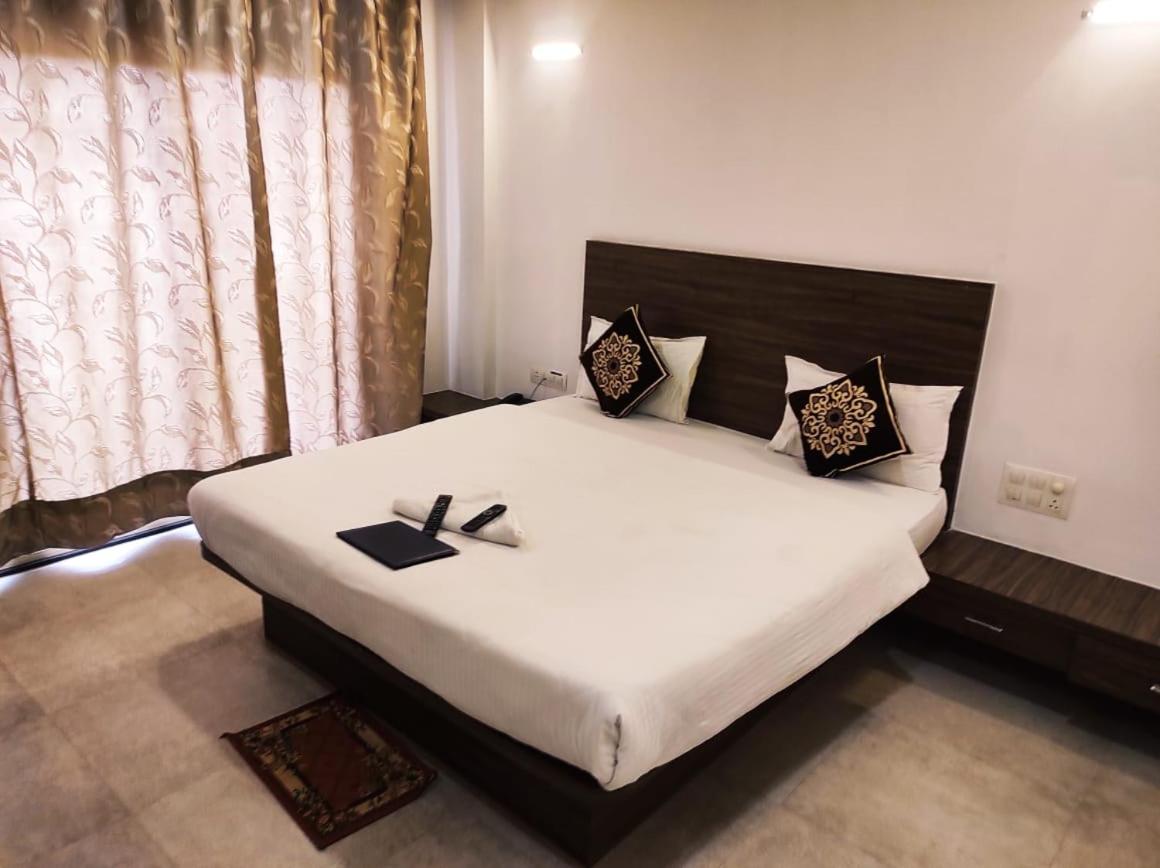 Deluxe Room - Photo 28