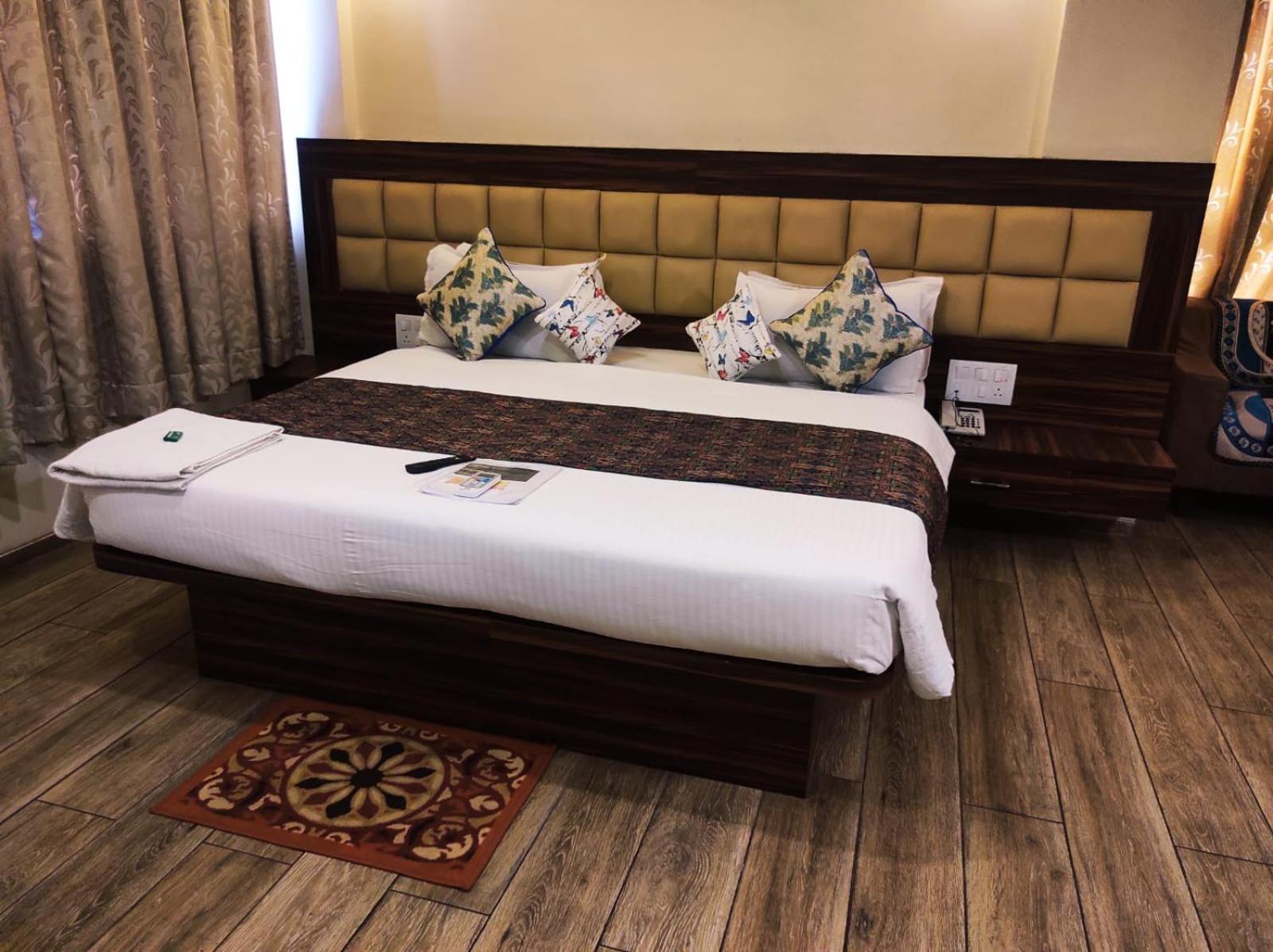 Deluxe Room - Photo 1