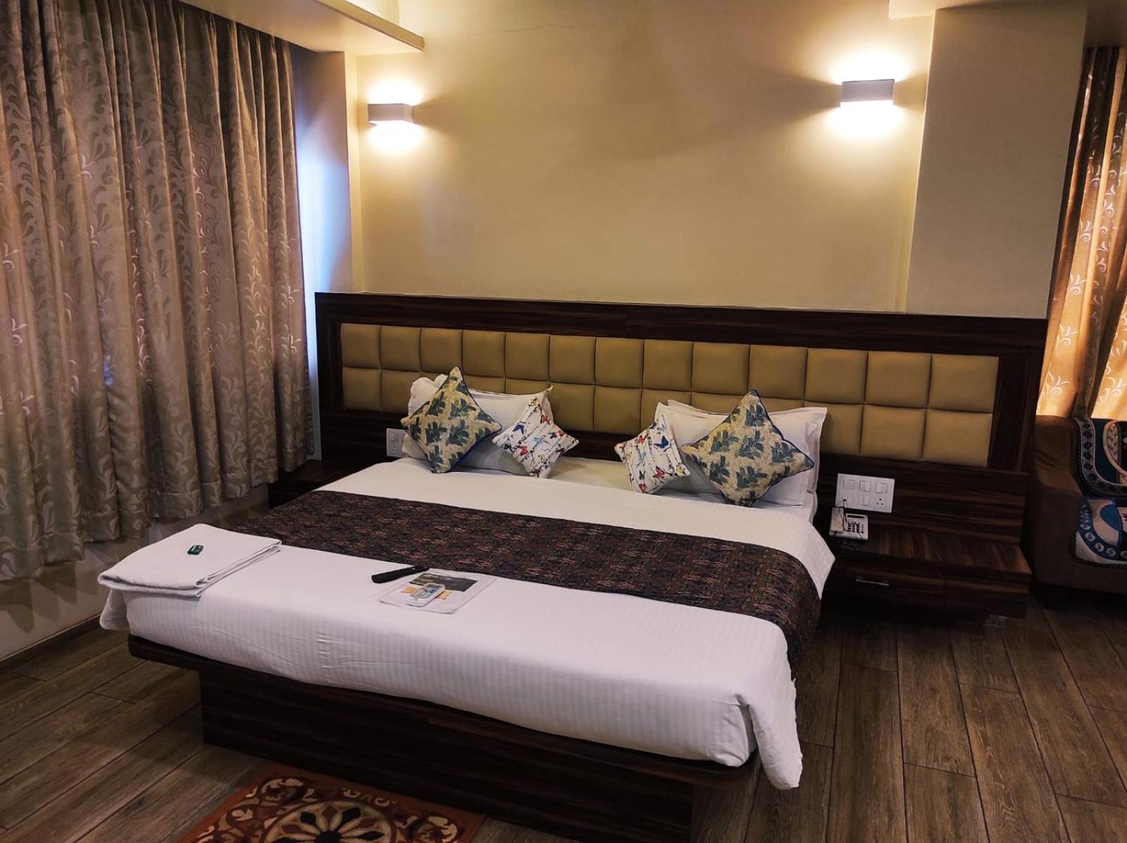 Deluxe Room - Photo 24