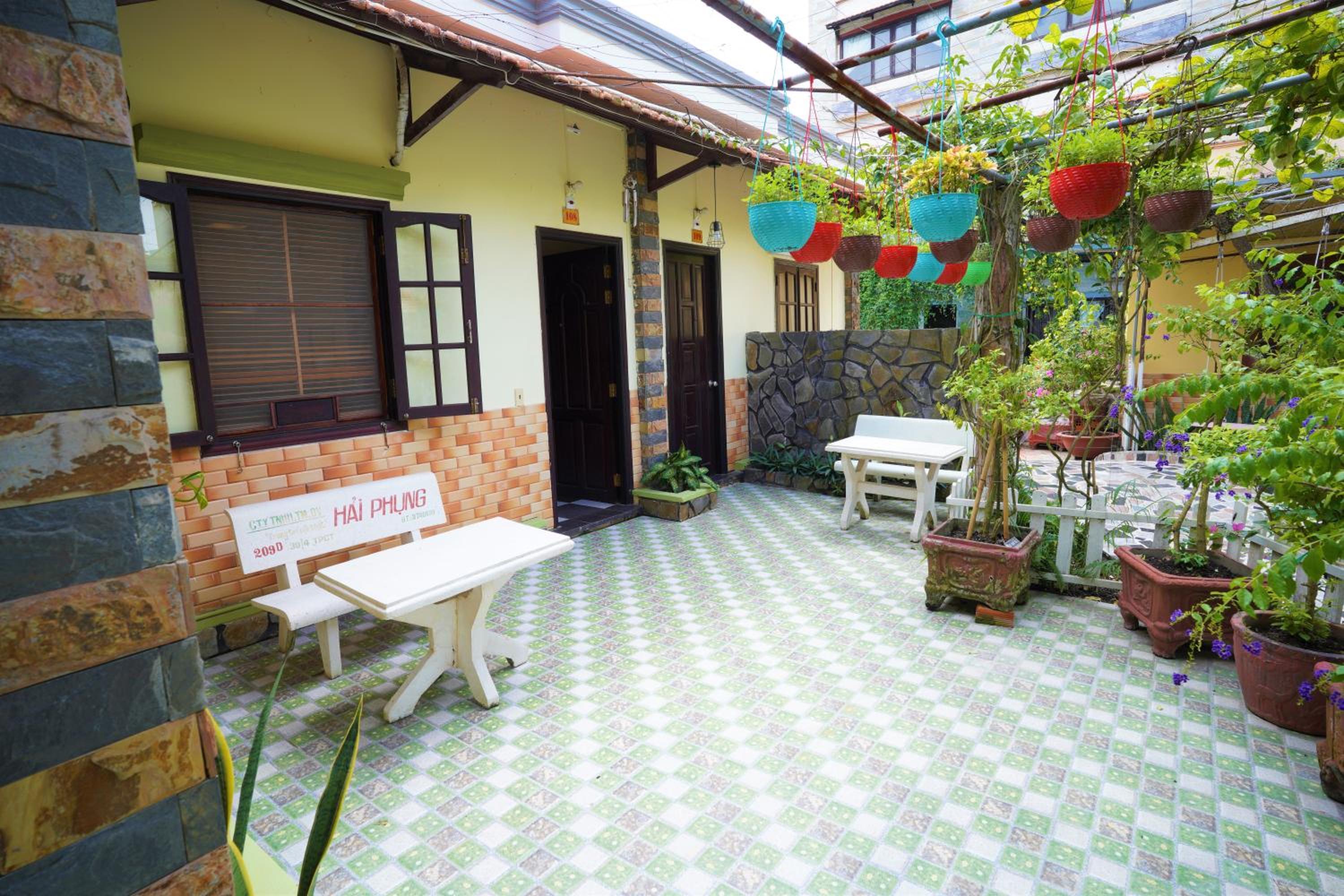 Bungalow with Garden View - Photo 10