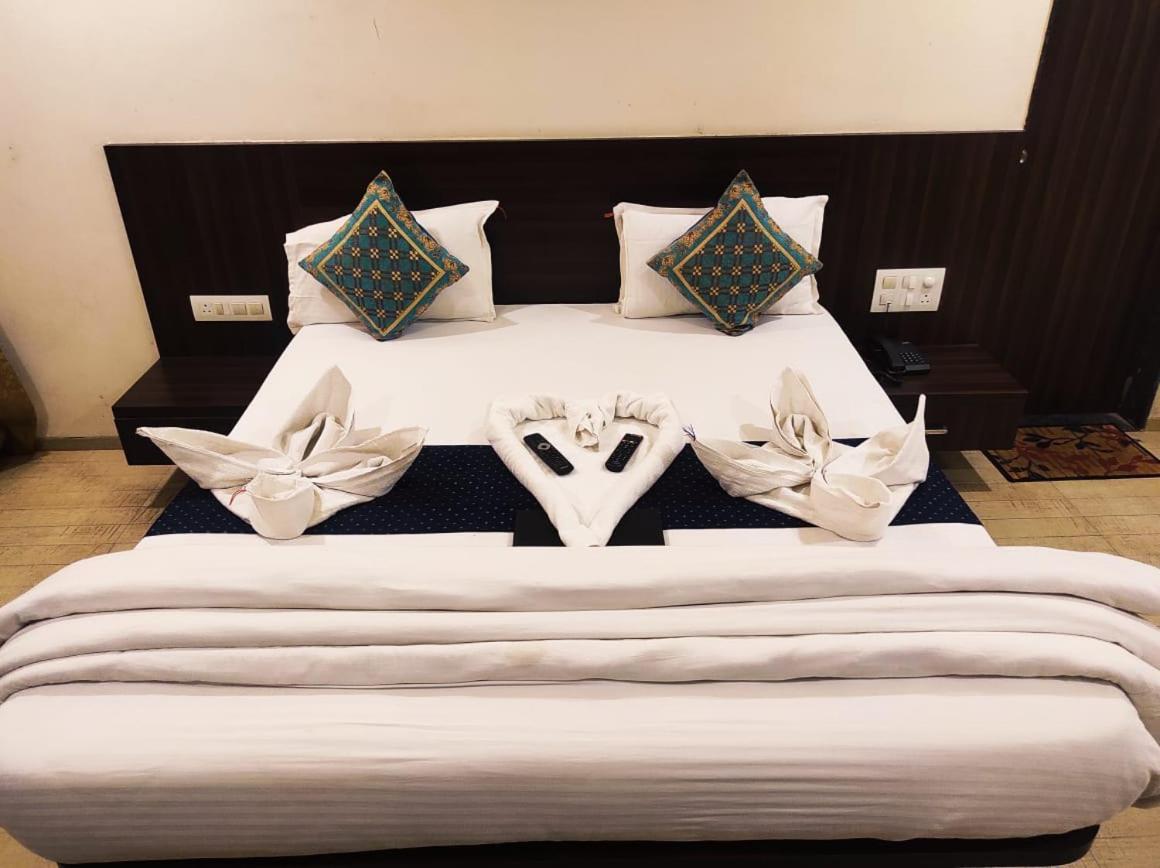 Deluxe Room - Photo 22