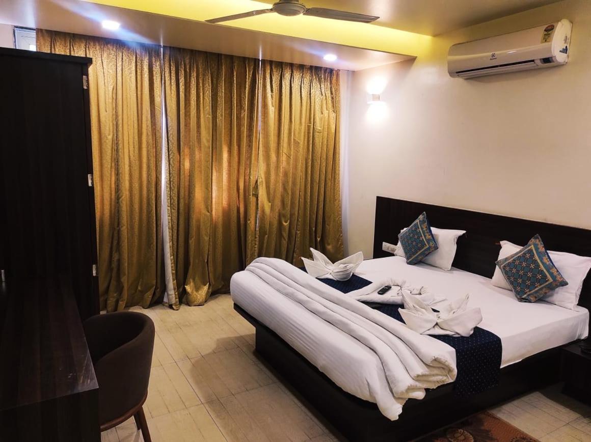 Deluxe Room - Photo 24