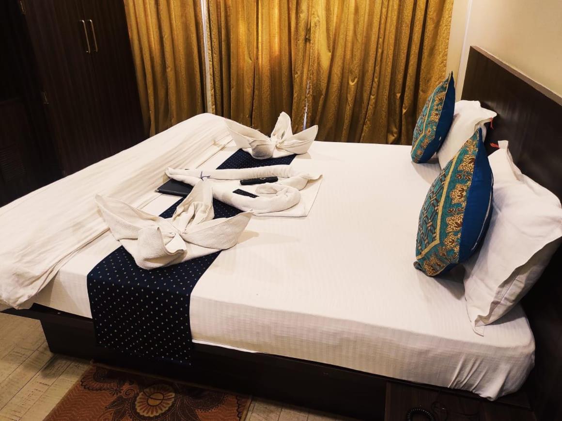 Deluxe Room - Photo 35
