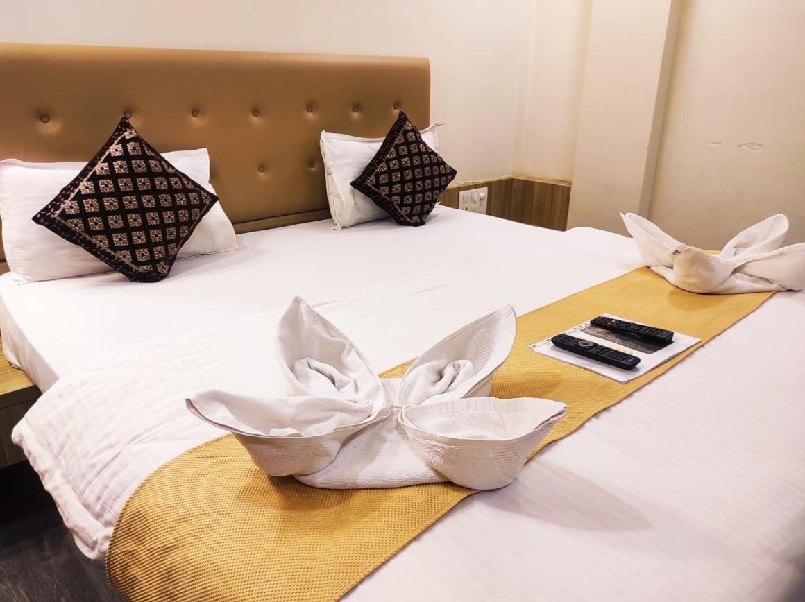 Deluxe Room - Photo 5