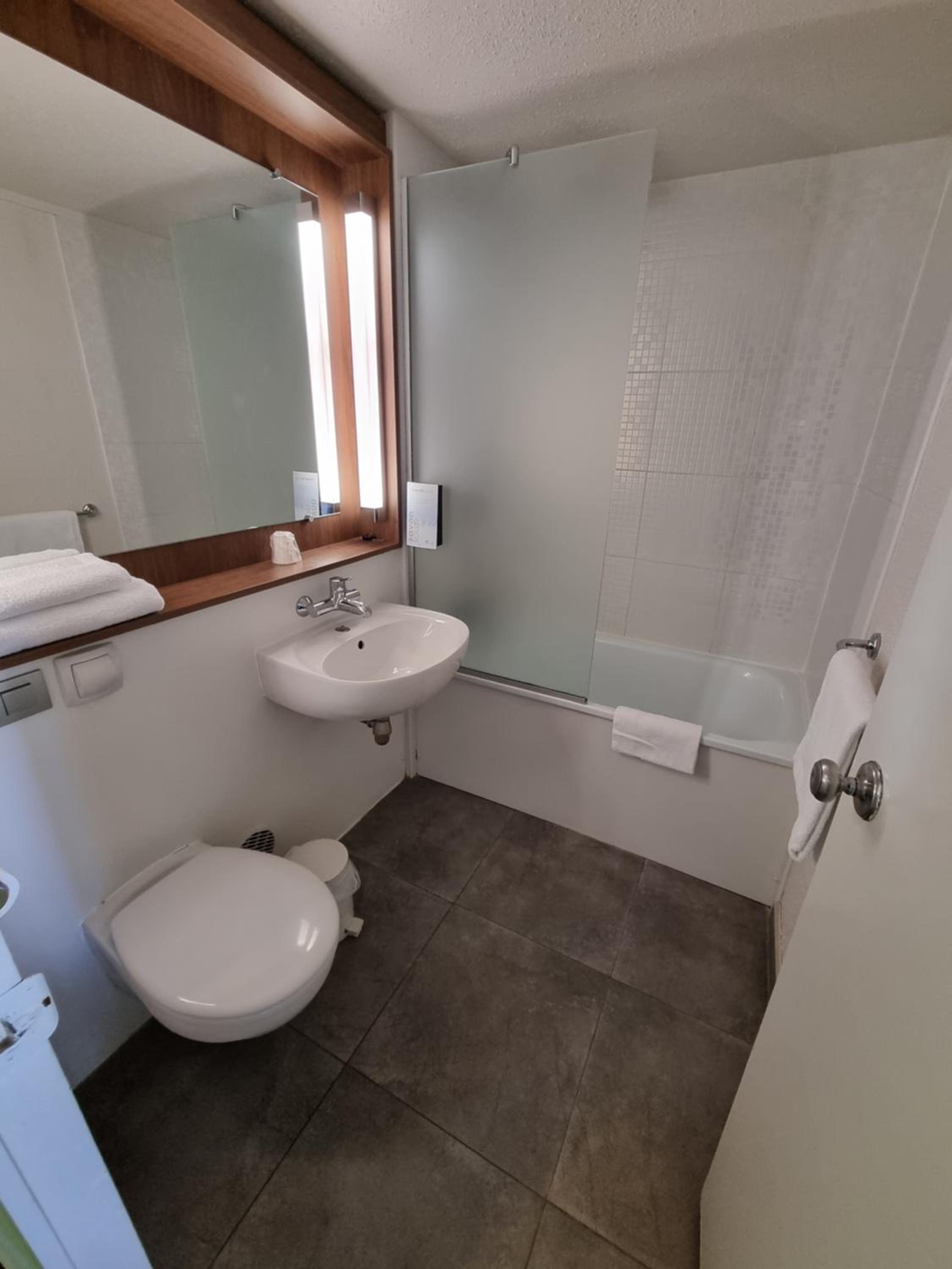 Standard Room - 1 Double Bed - Photo 7