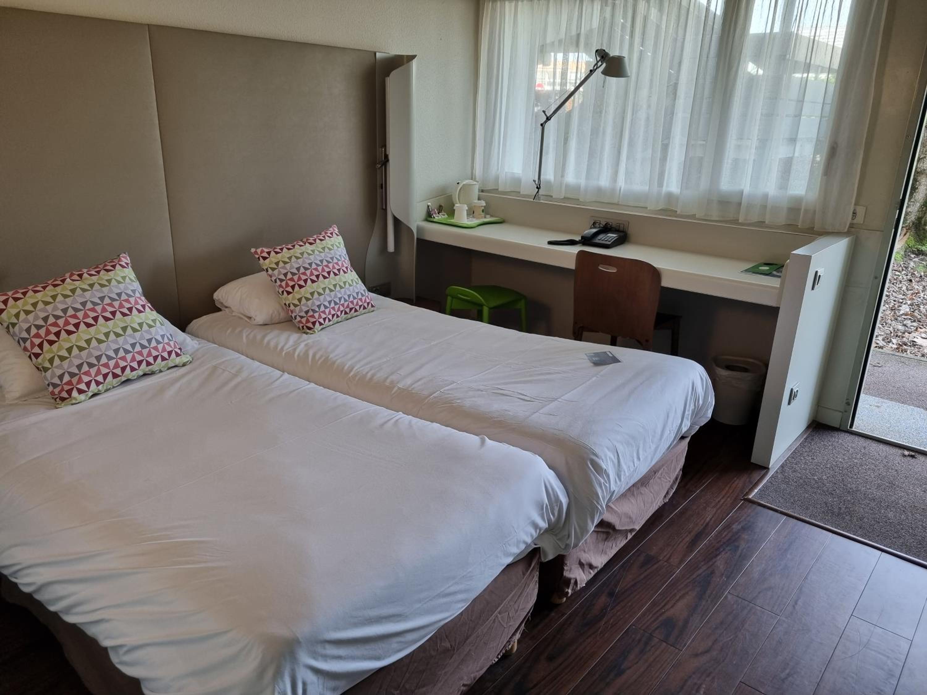 Standard Room - 2 Single Beds - Photo 4