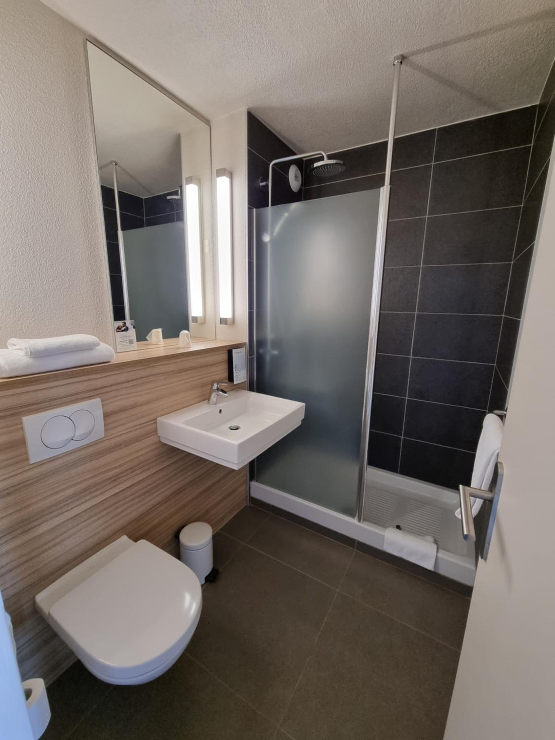 Standard Room - 1 Double Bed - Photo 6