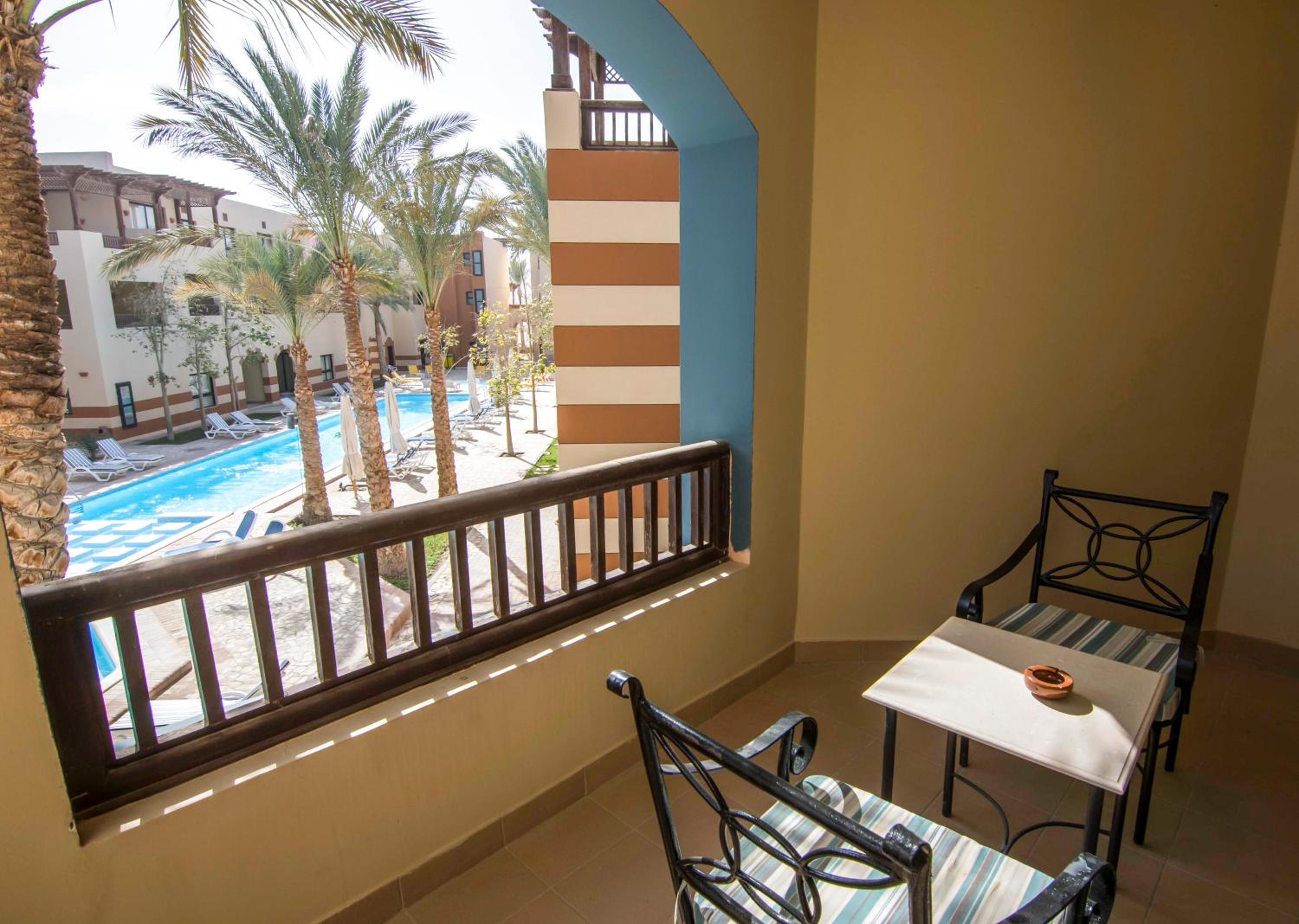 Three Bedrooms Superior Suite Pool View photo 3