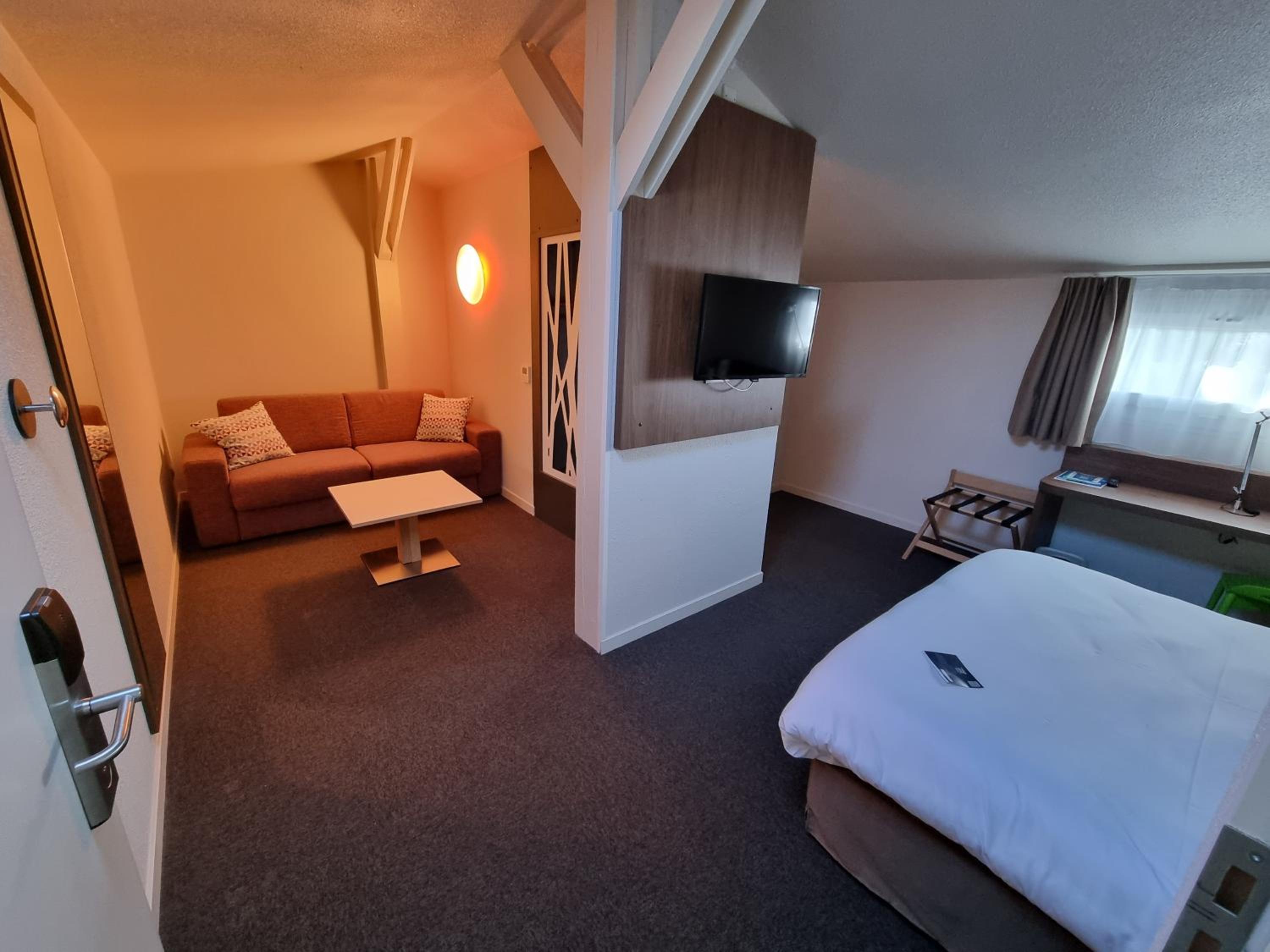 Double Room with Two Double Beds - Photo 1