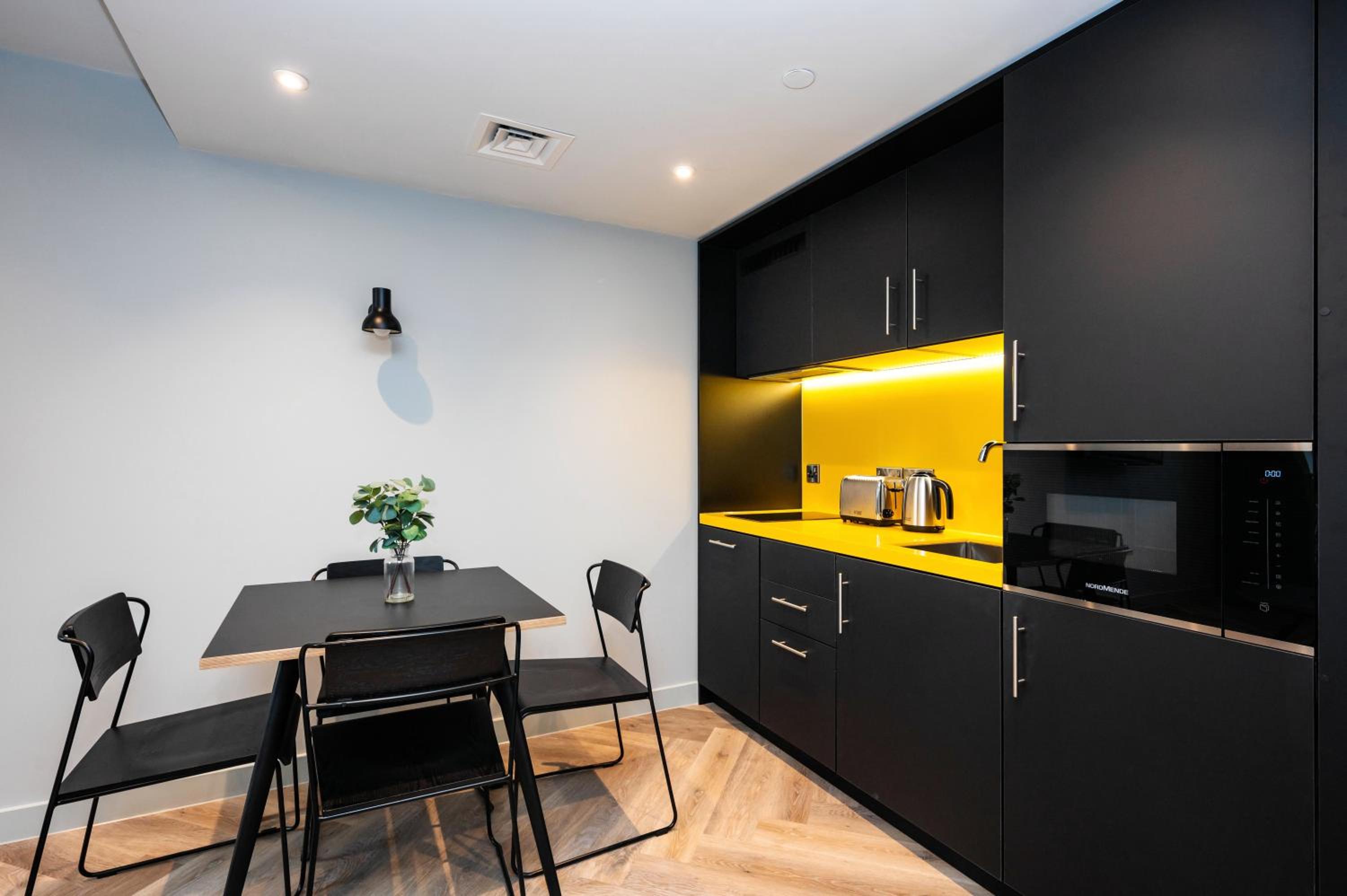 One-Bedroom Apartment thumbnail 5