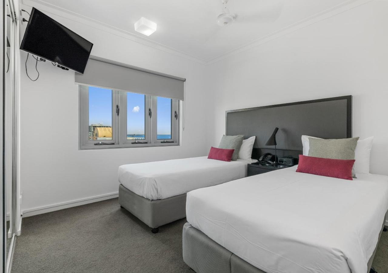 Twin One-Bedroom Apartment