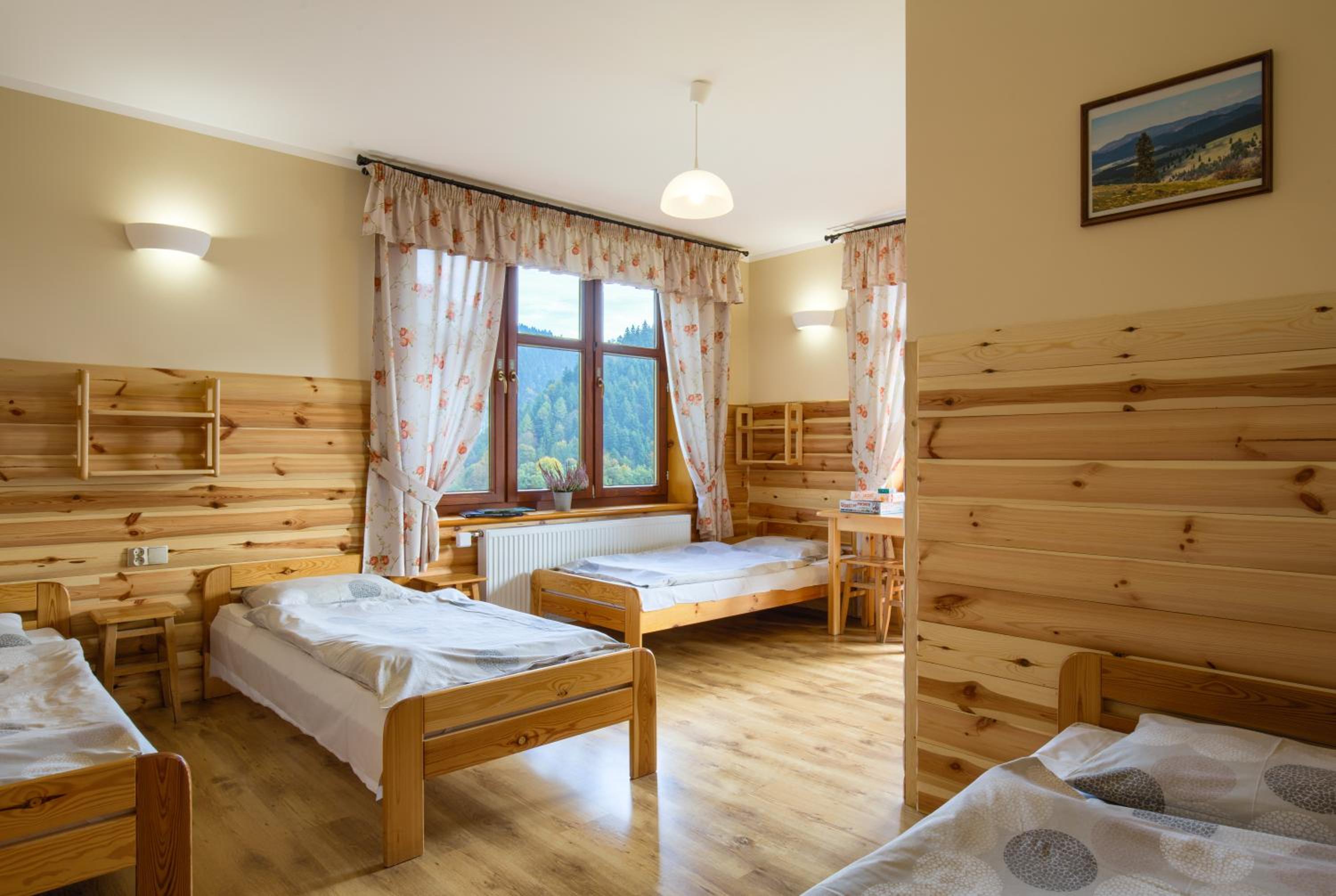 Quadruple Room with Bathroom - Photo 2