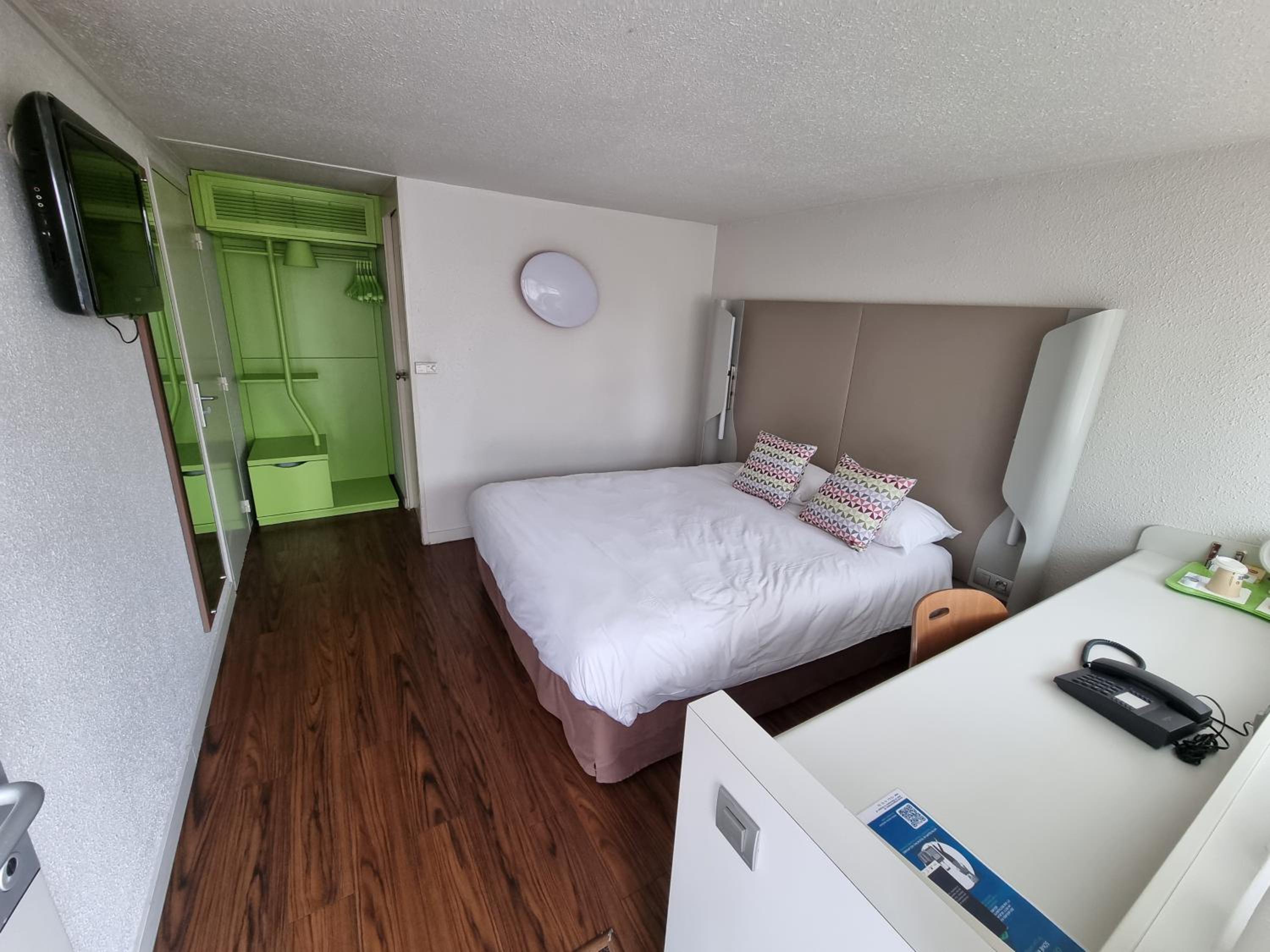 Standard Room - 1 Double Bed - Photo 9