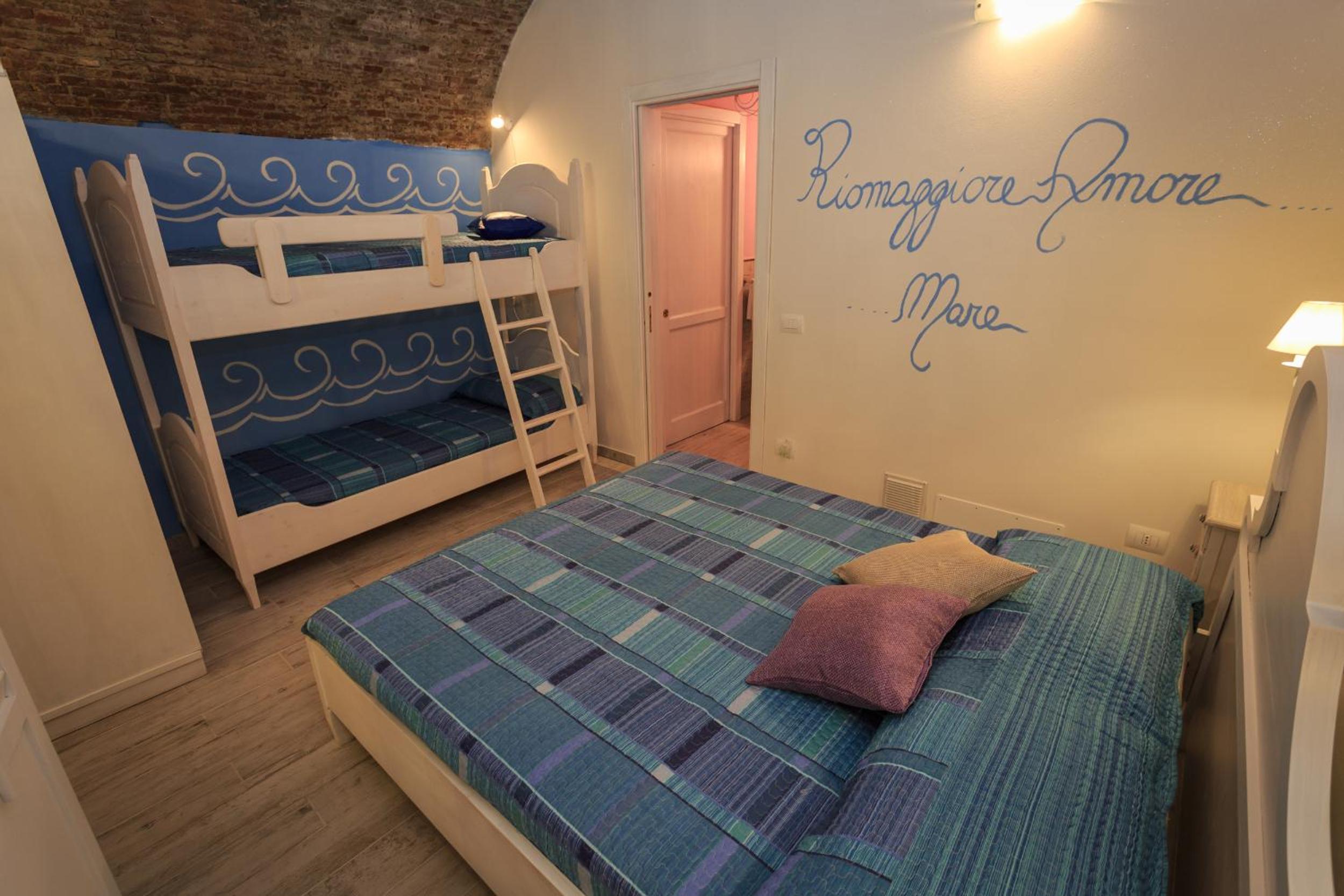 Studio Apartment photo 2