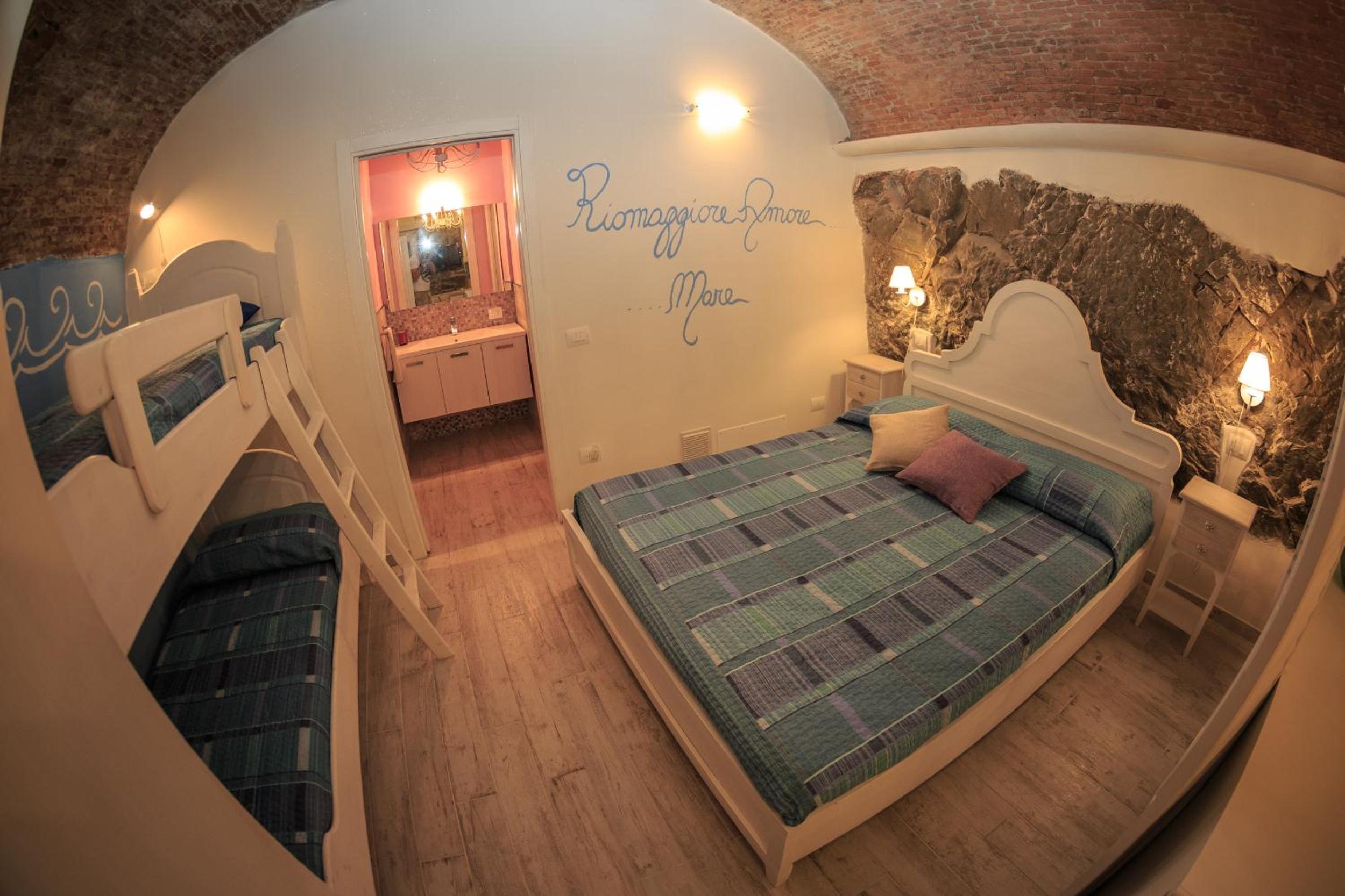 Studio Apartment photo 3