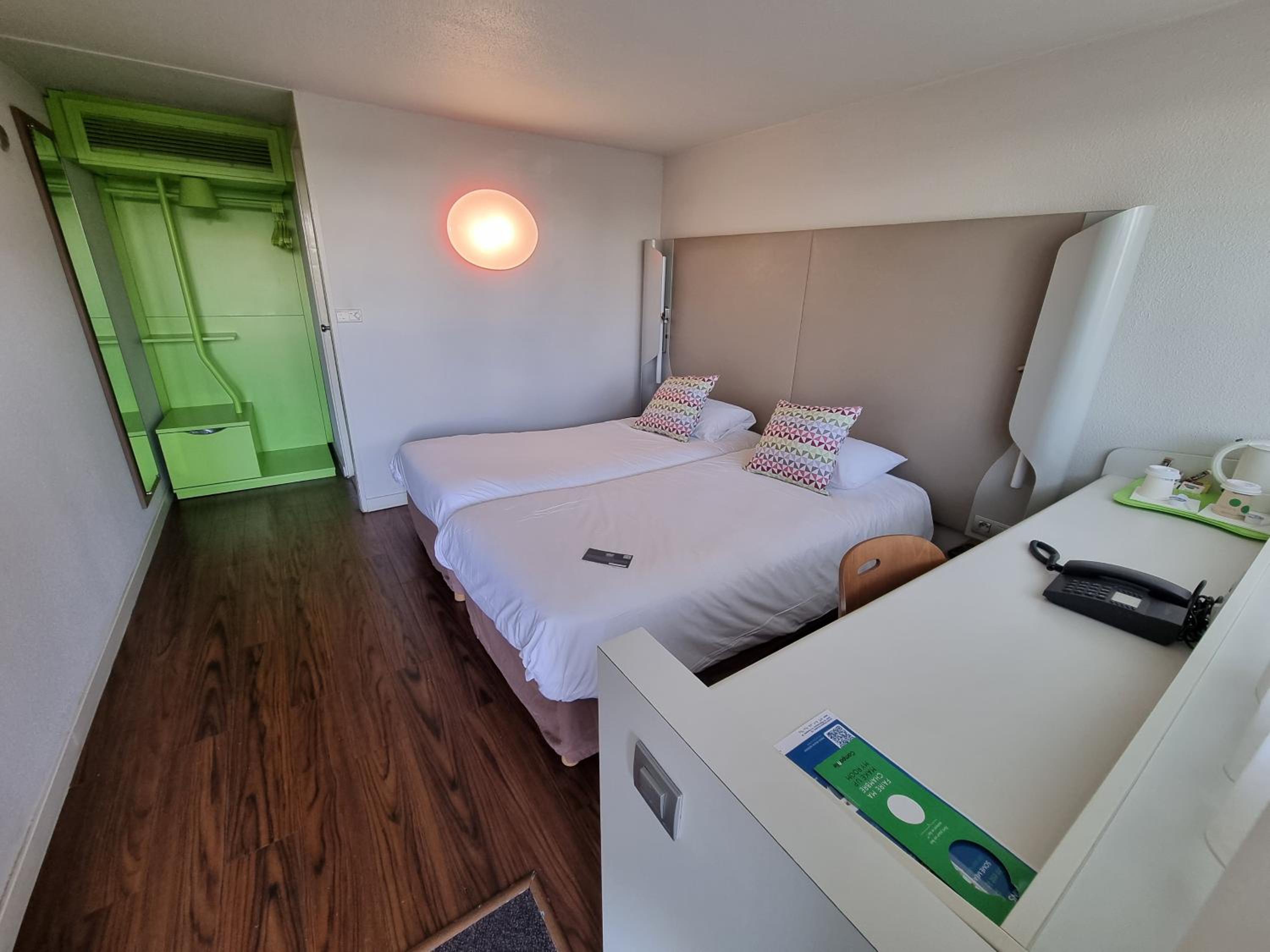 Standard Room - 2 Single Beds - Photo 1