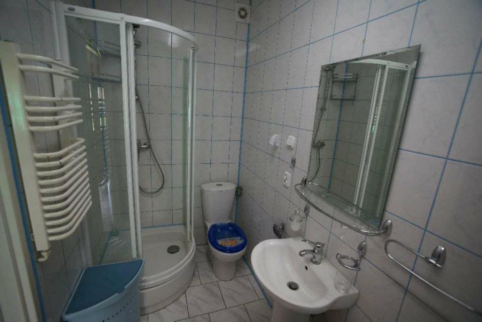 One-Bedroom Apartment - Photo 5