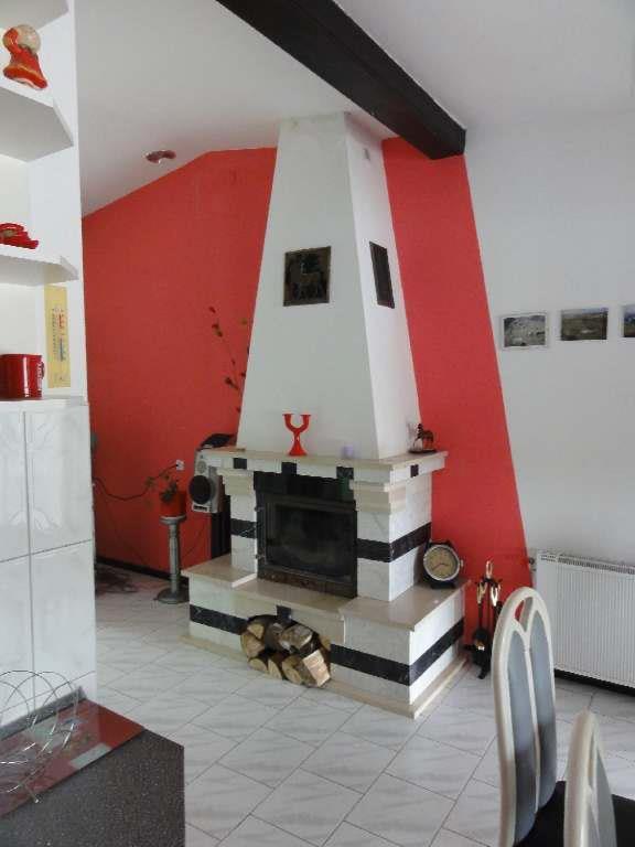 One-Bedroom Apartment - Photo 2