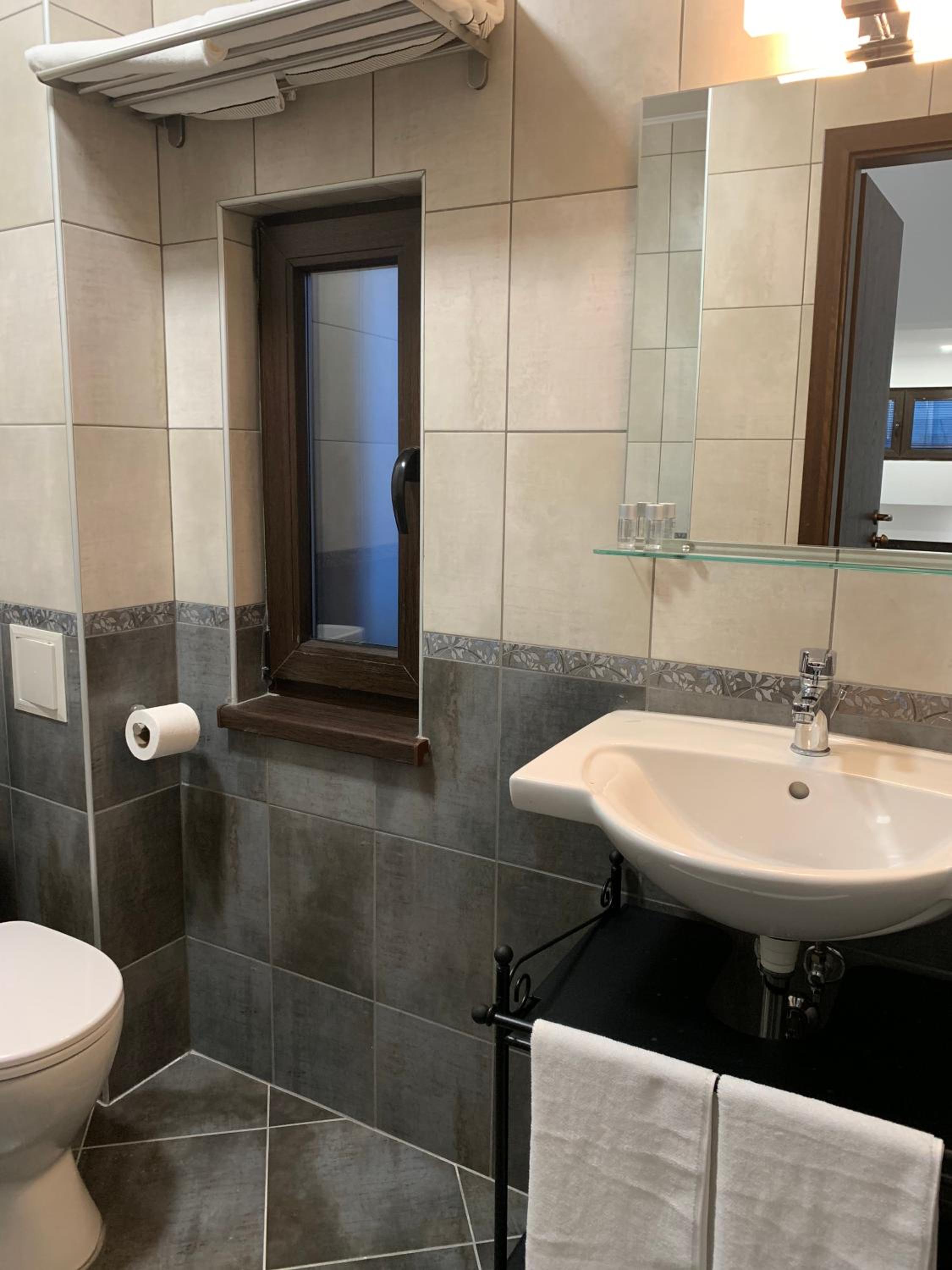 Budget Double or Twin Room photo 2