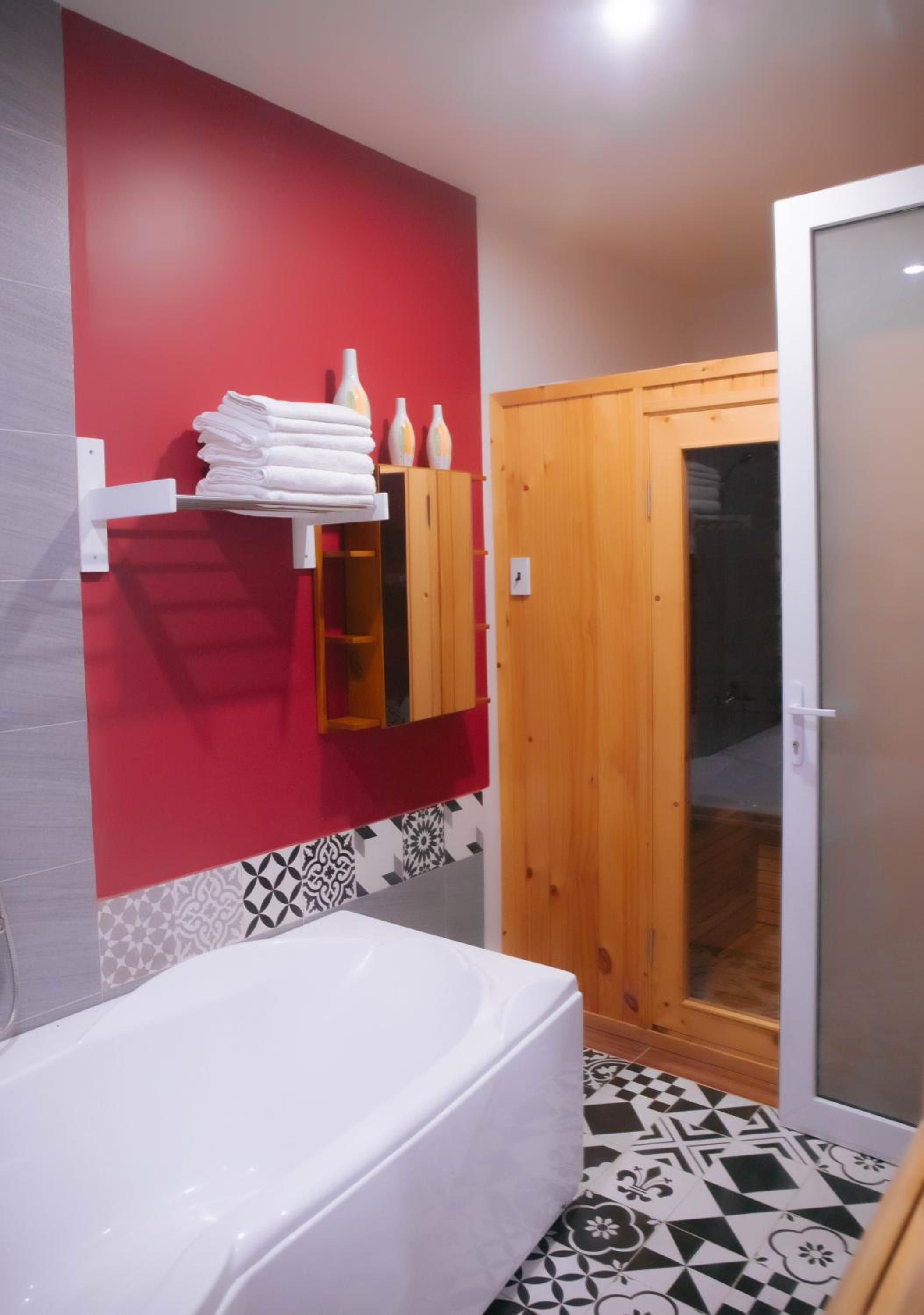 Executive Suite - Photo 7