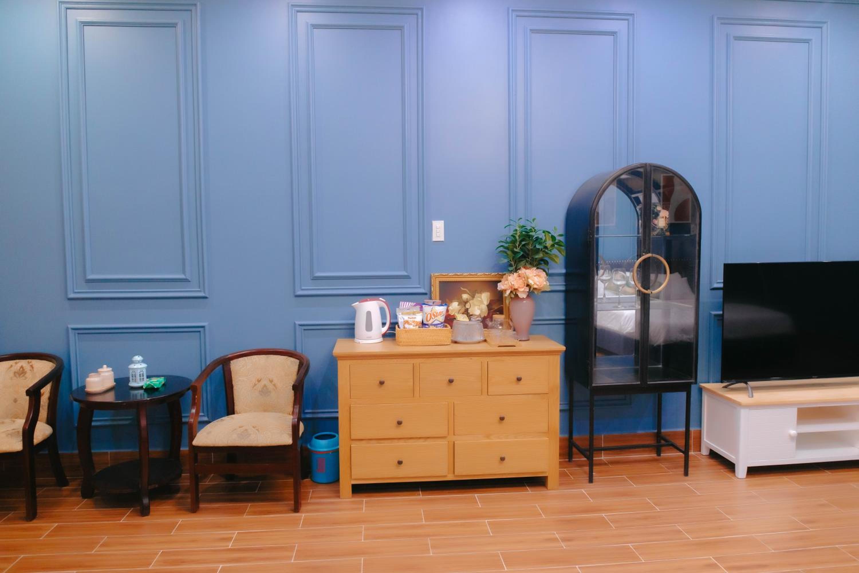 Executive Suite - Photo 5