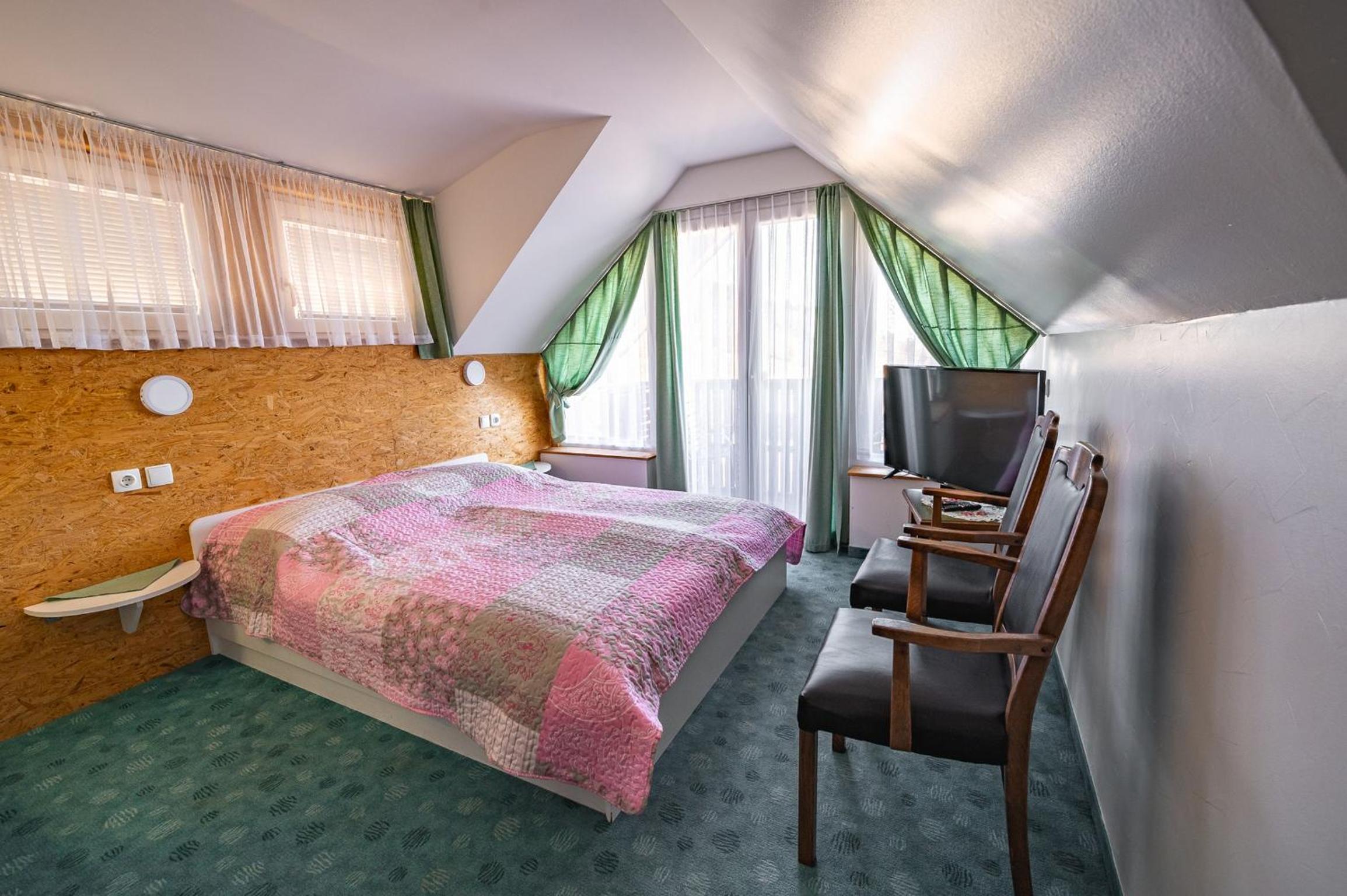 Three-Bedroom Suite photo 3