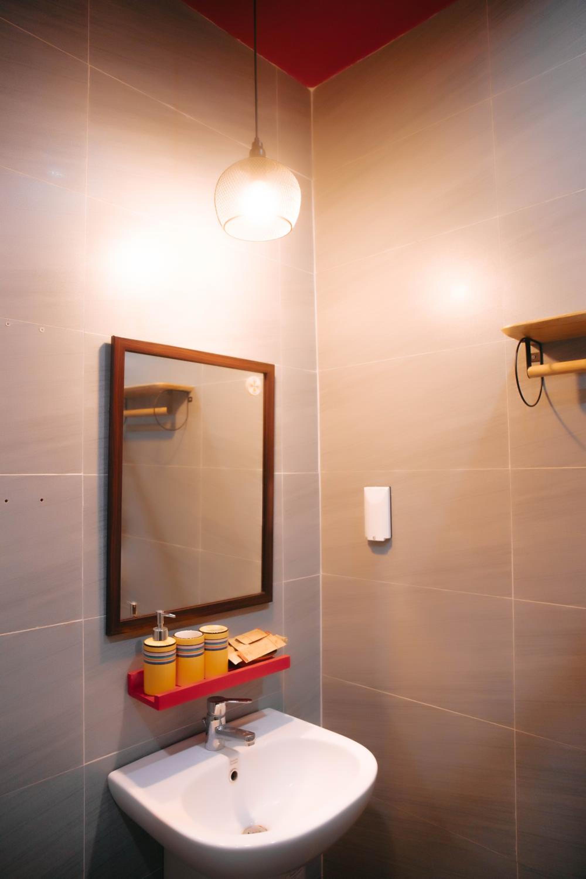 Executive Suite - Photo 4
