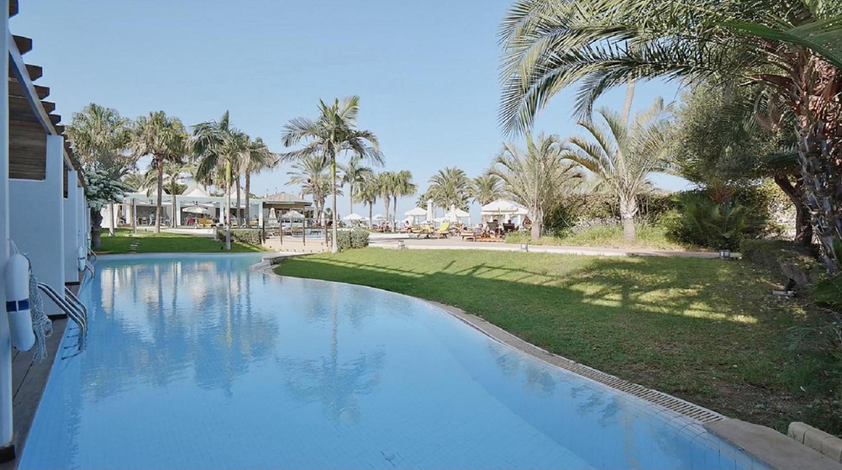 Junior Suite Garden View with shared pool (Adults Only)