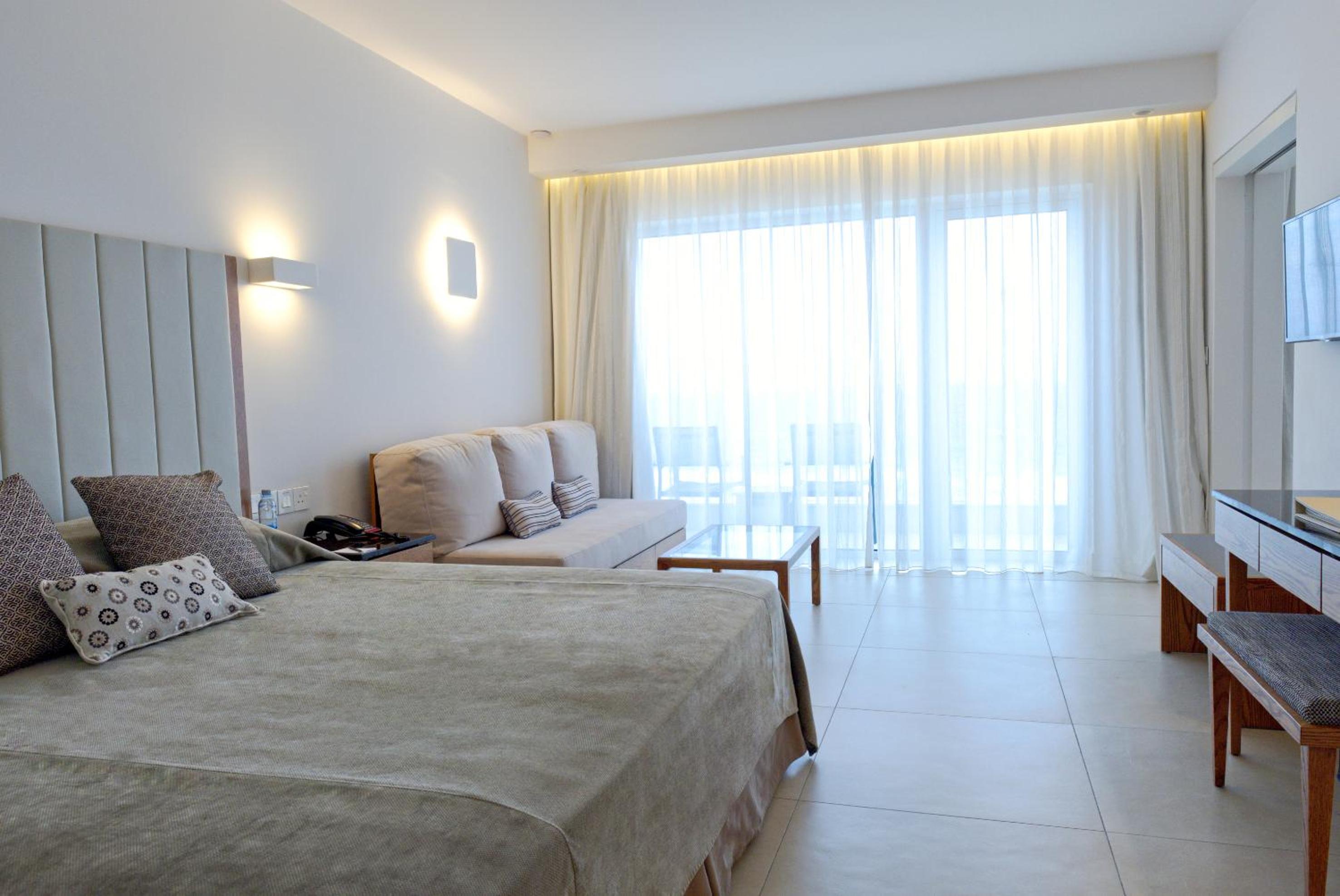 One Bedroom Suite Sea View