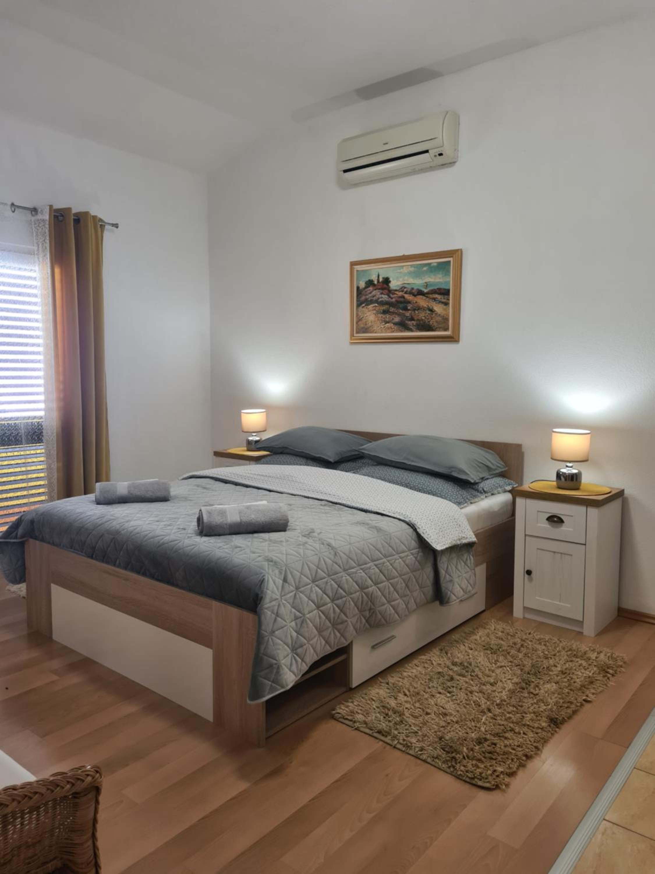 Apartment photo 1