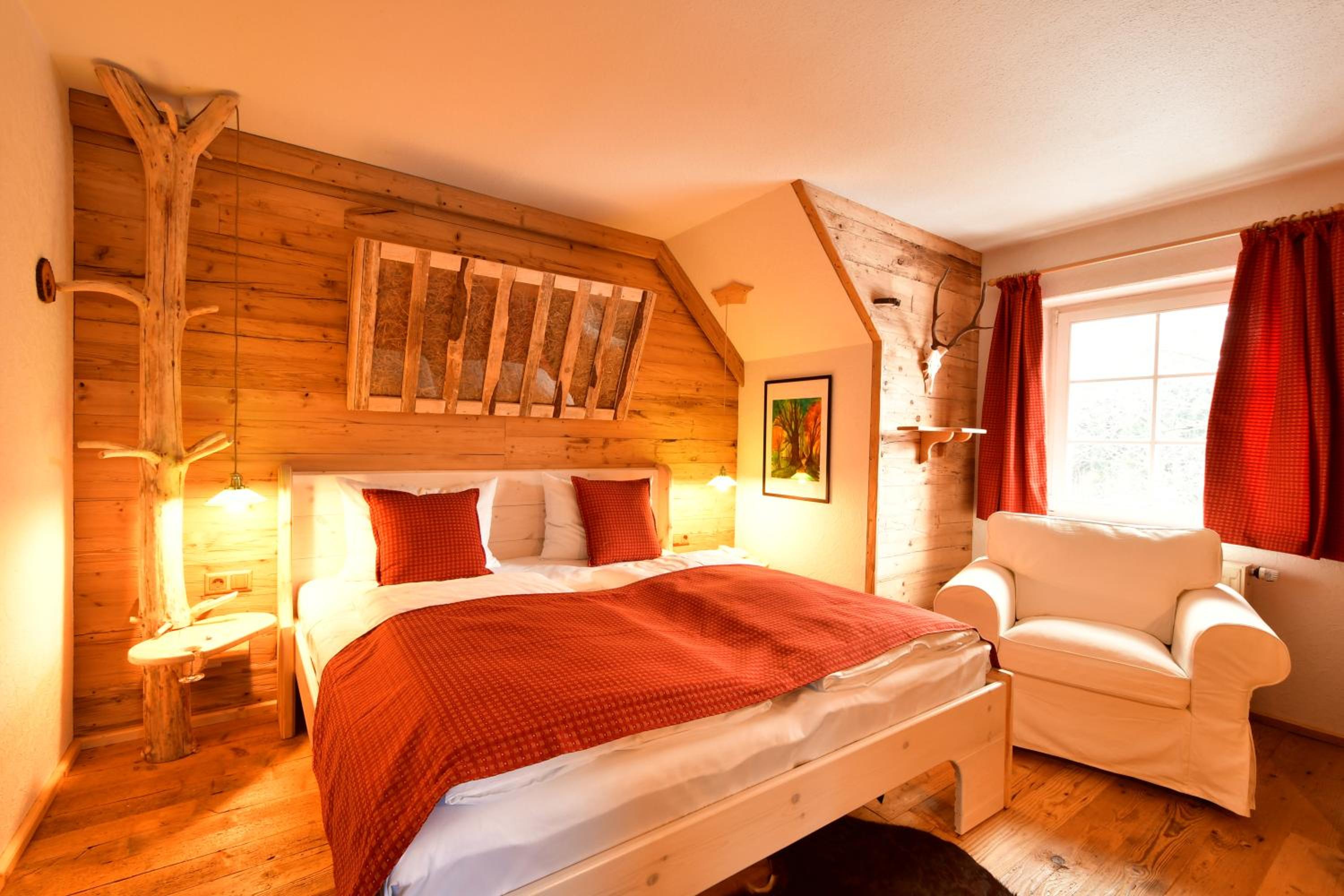 Deluxe Double Room with Shower photo 2