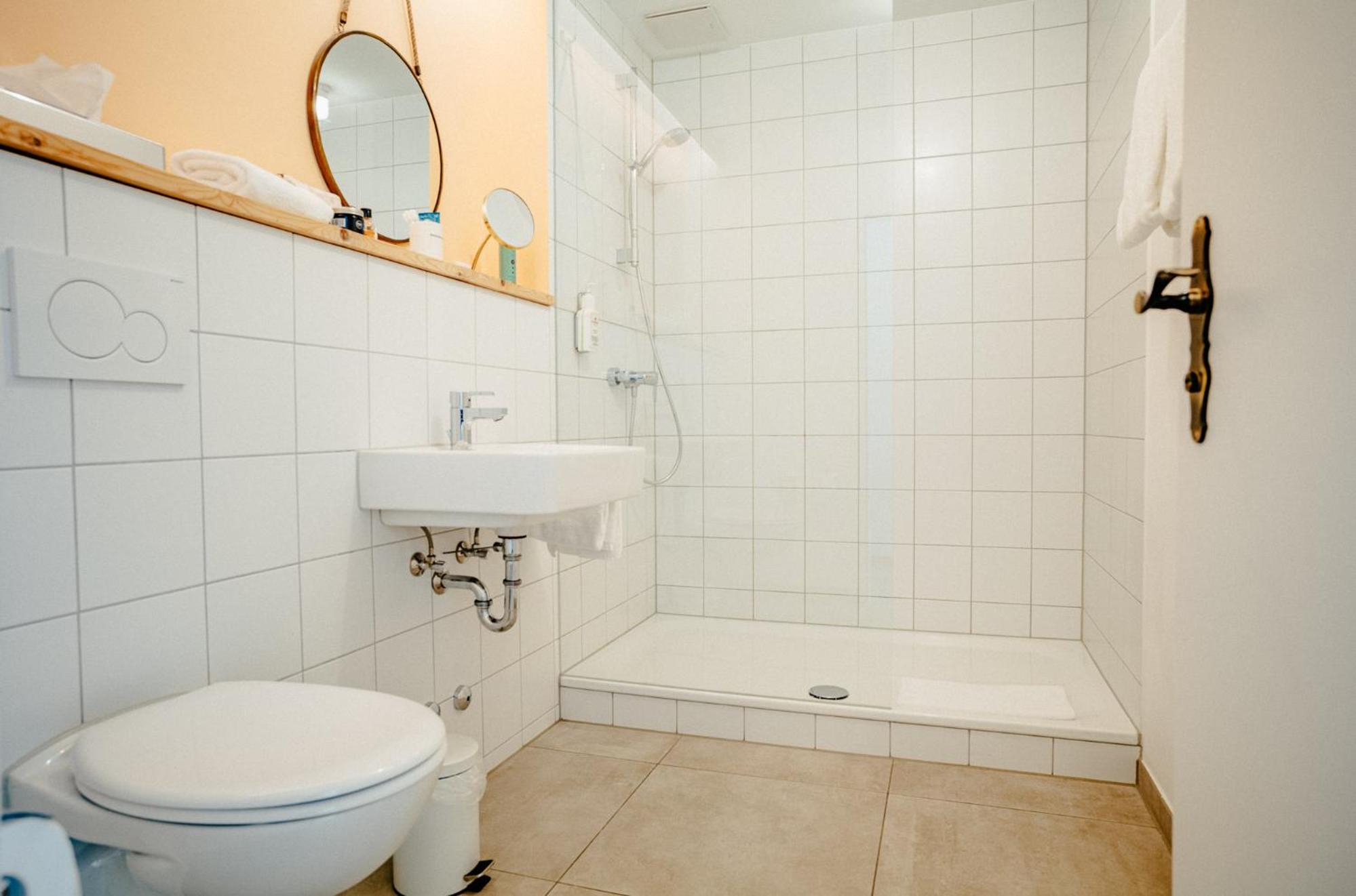 Superior Double Room with Balcony - Photo 11