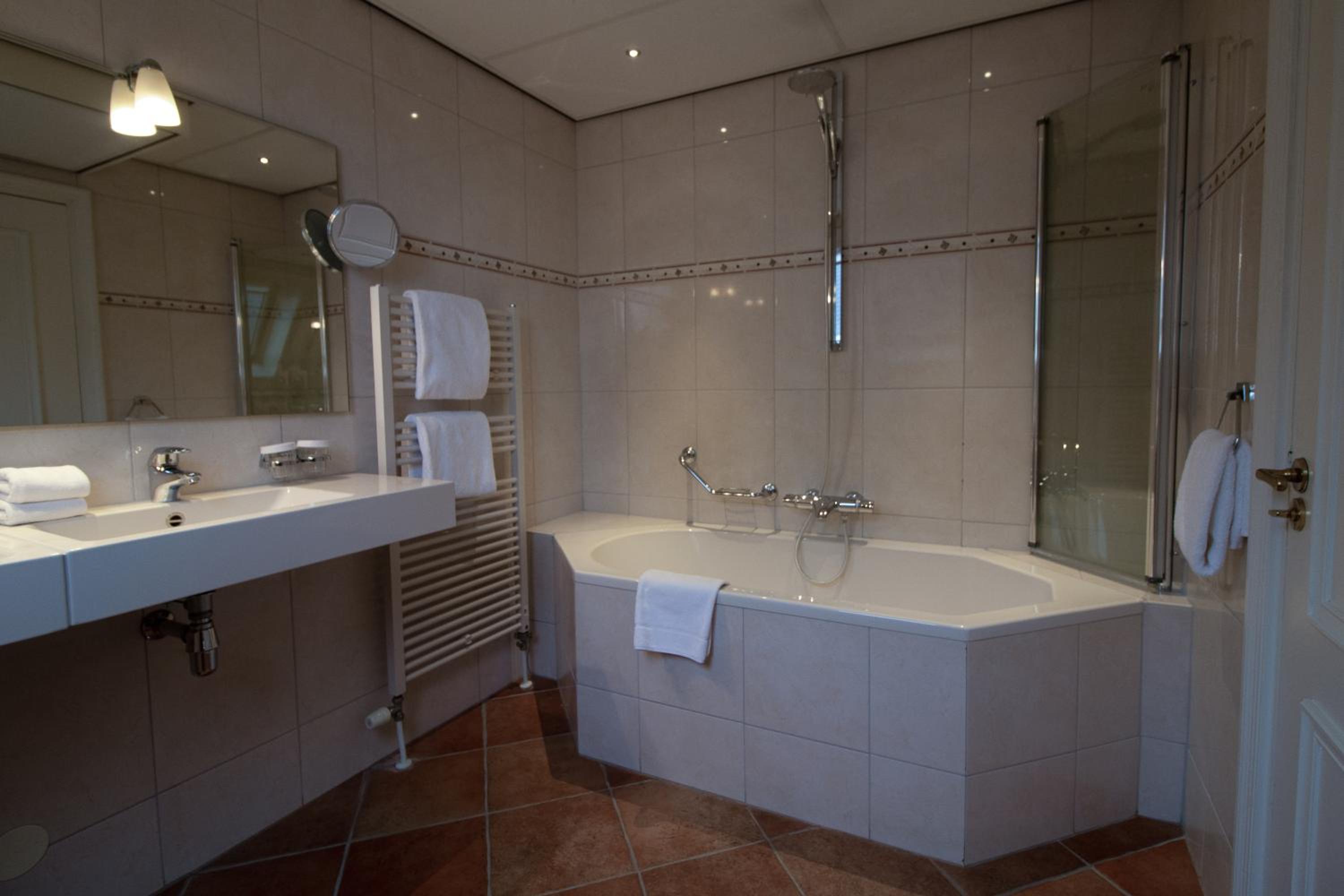 Suite - Photo 3