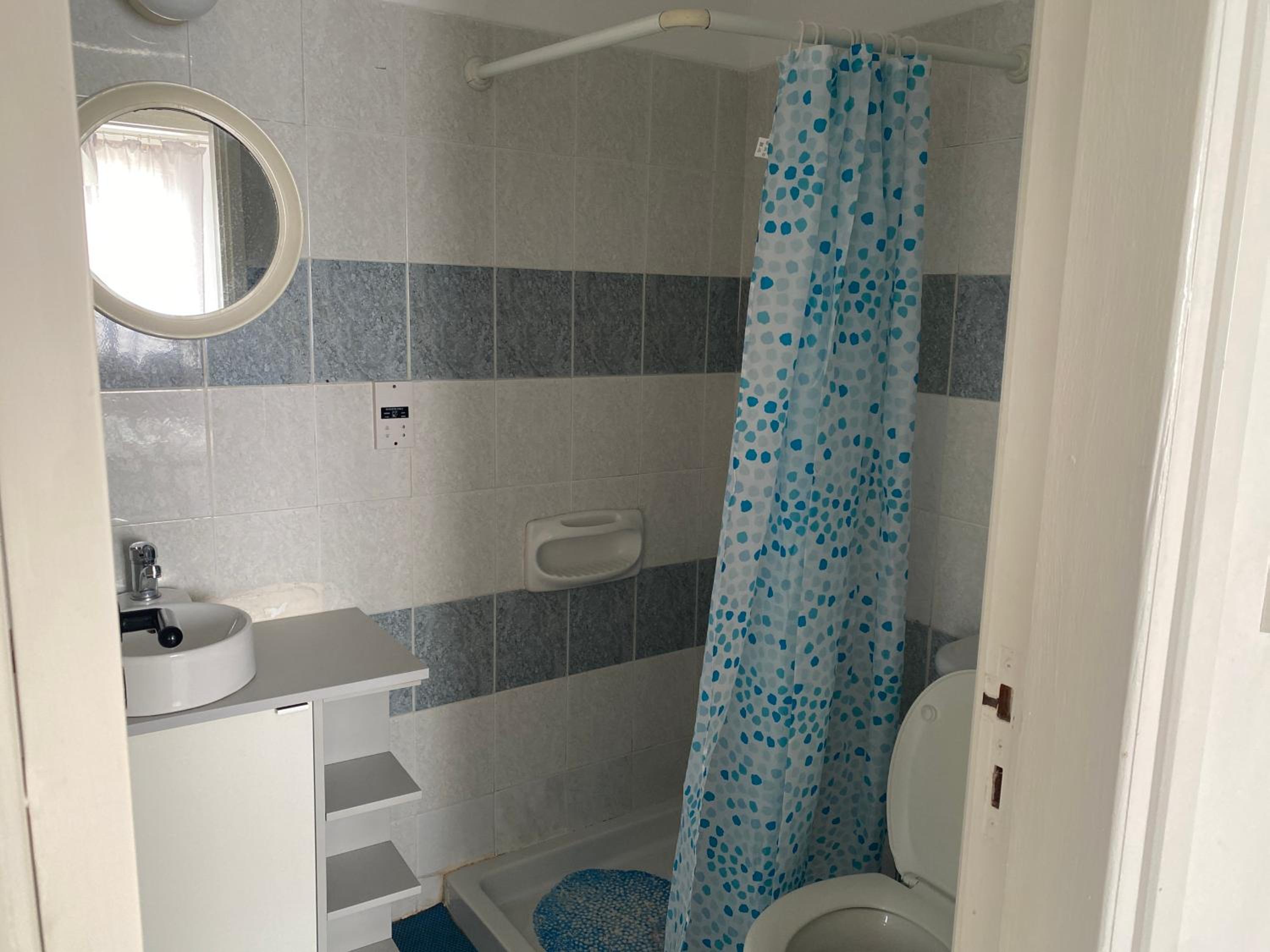 Apartment with Balcony - Photo 7