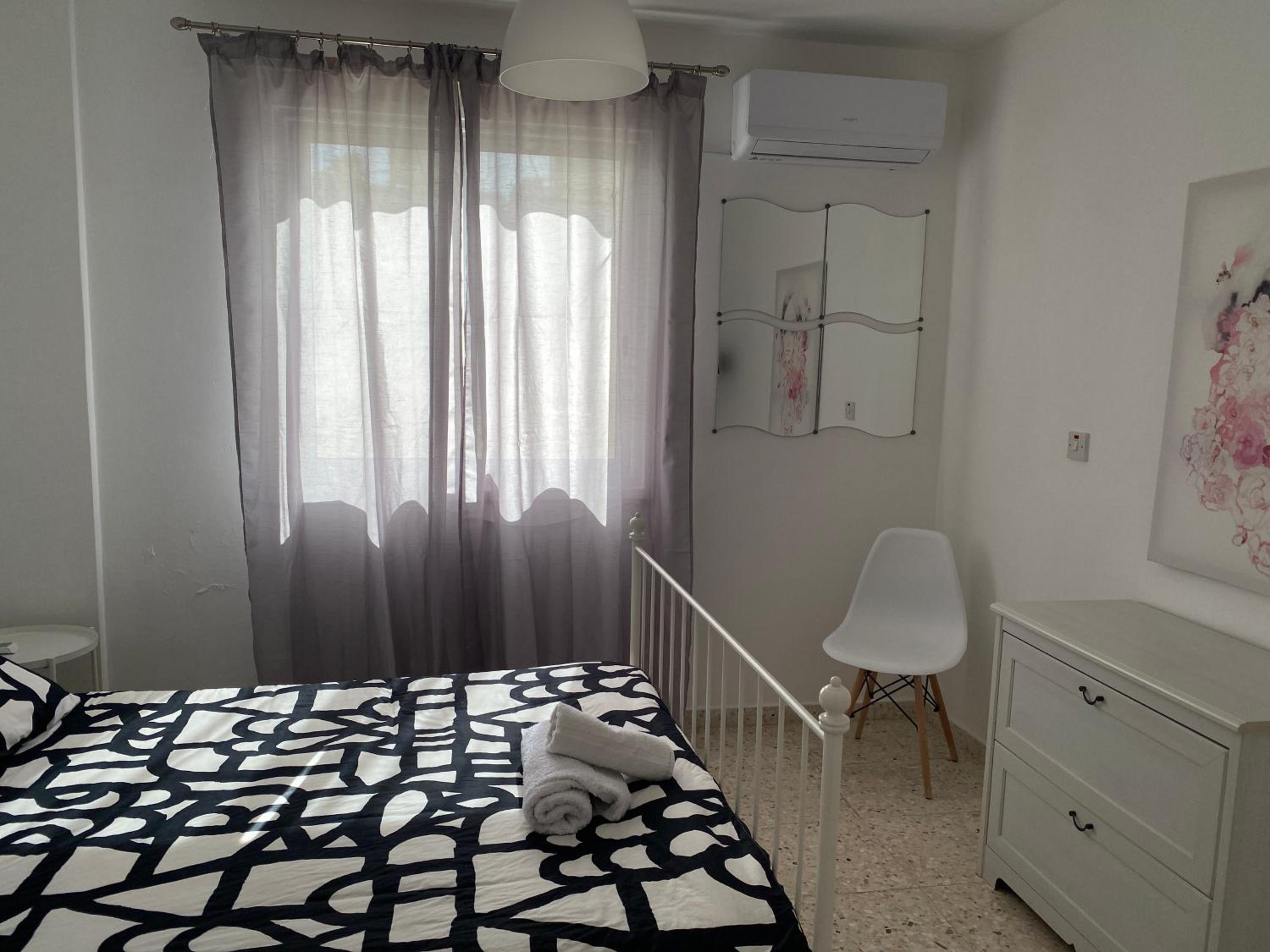 Apartment with Balcony - Photo 18