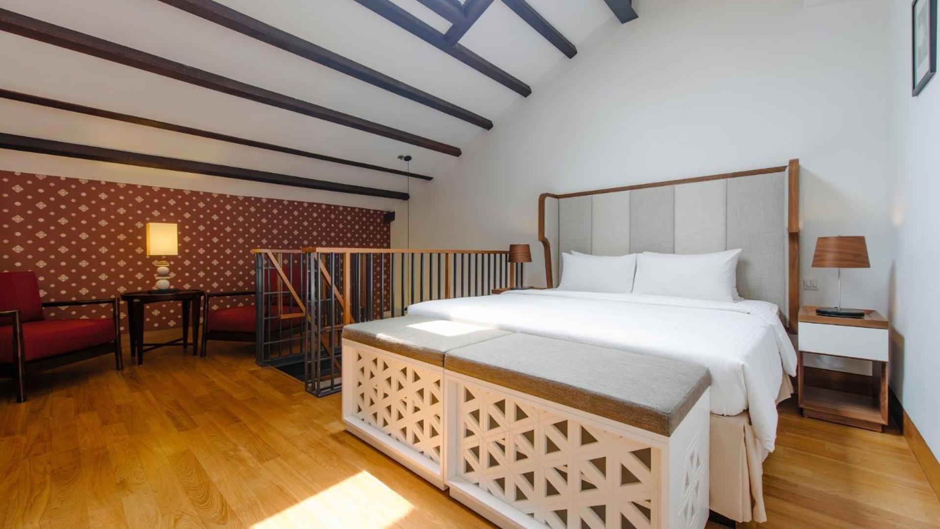 Deluxe King Room