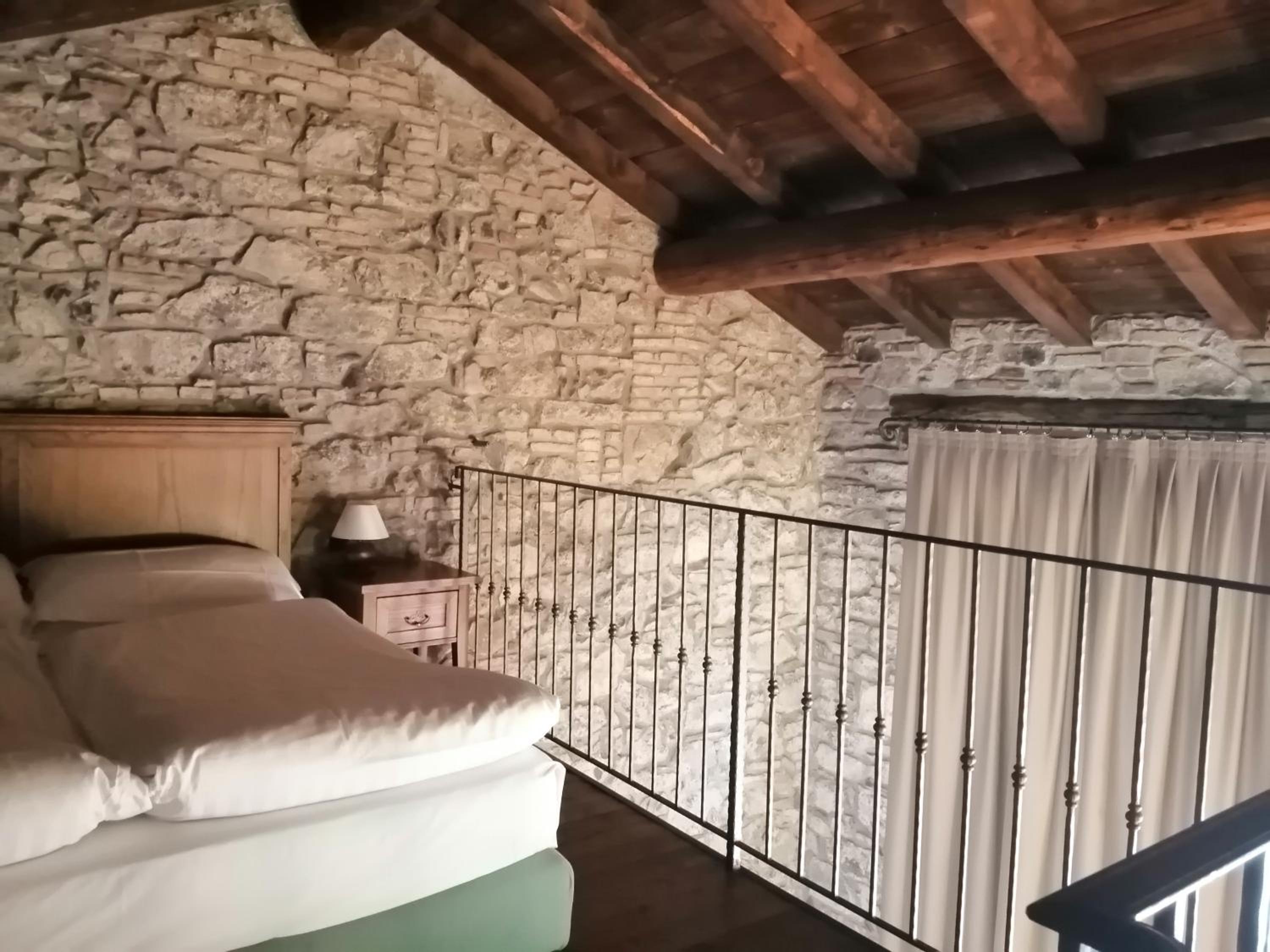 Deluxe Room (2 Adults + 1 Child)