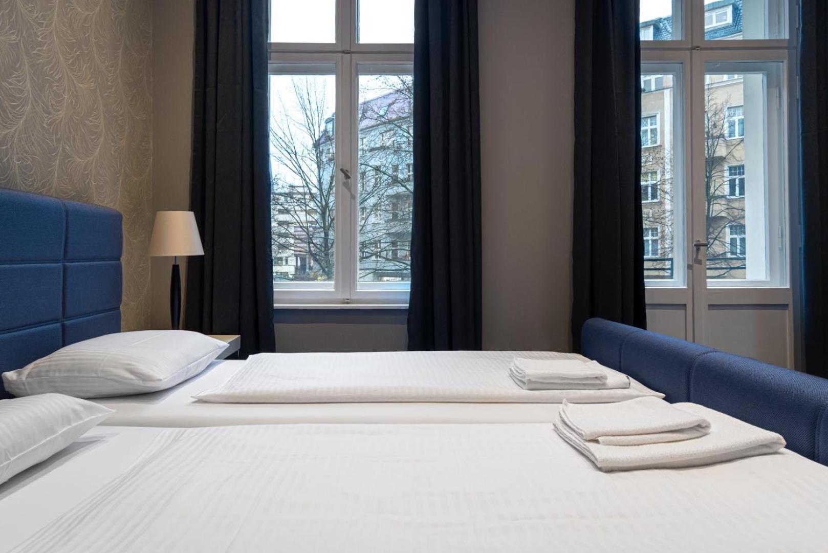 Deluxe Double Room with Balcony photo 2