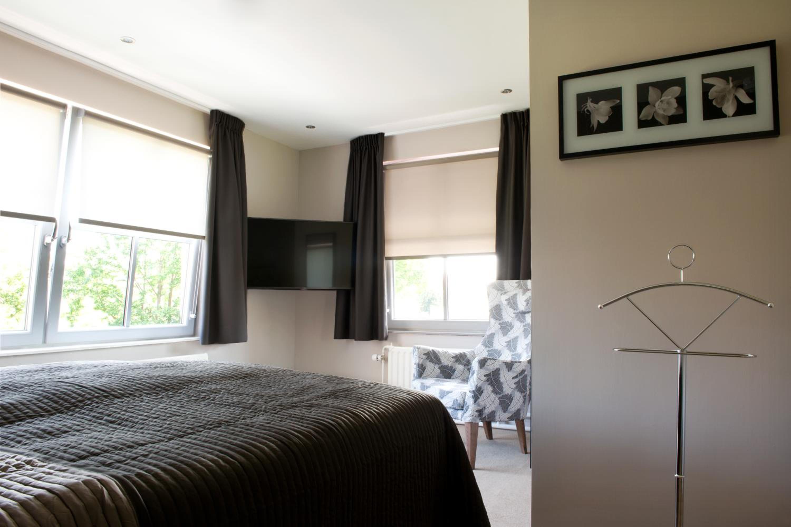 Deluxe Double Room with Bath photo 3
