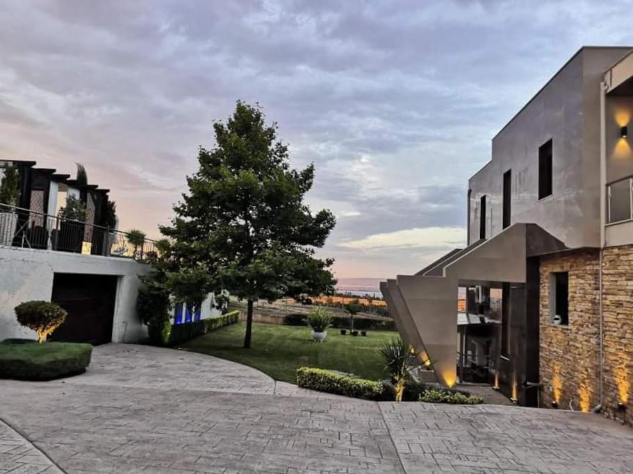 Villa photo 3