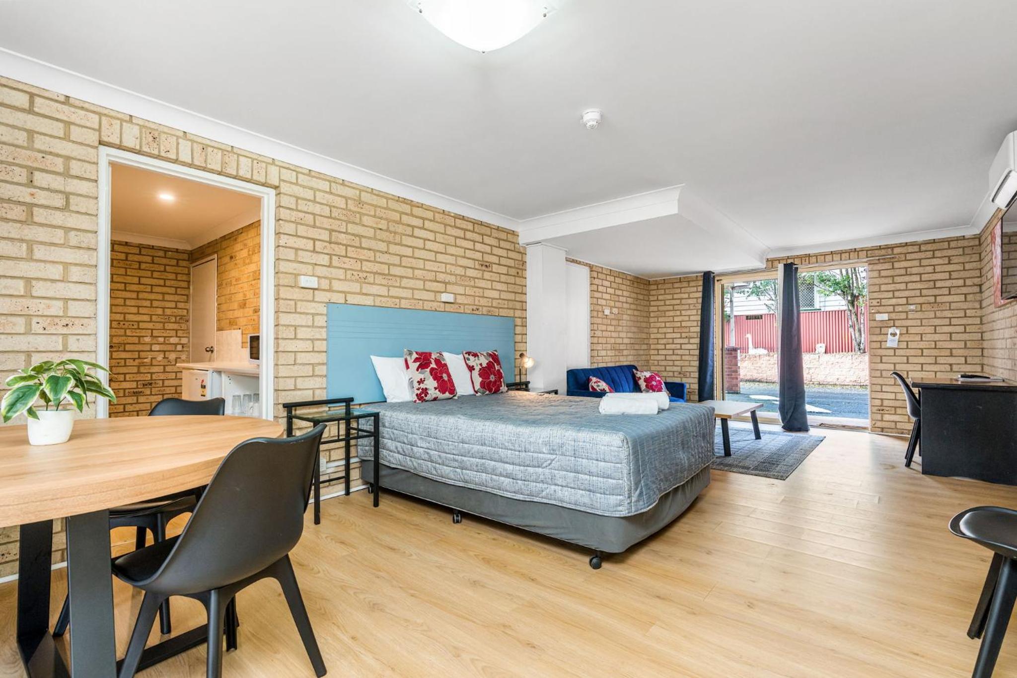 Deluxe Family Room