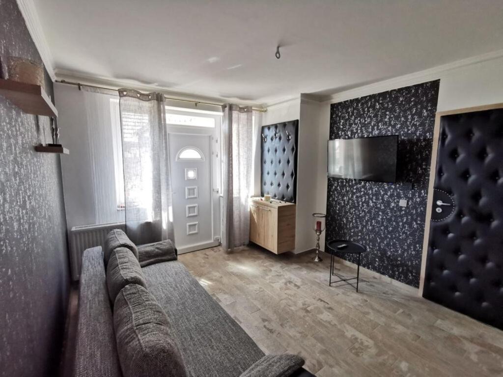 One-Bedroom Villa - Photo 2