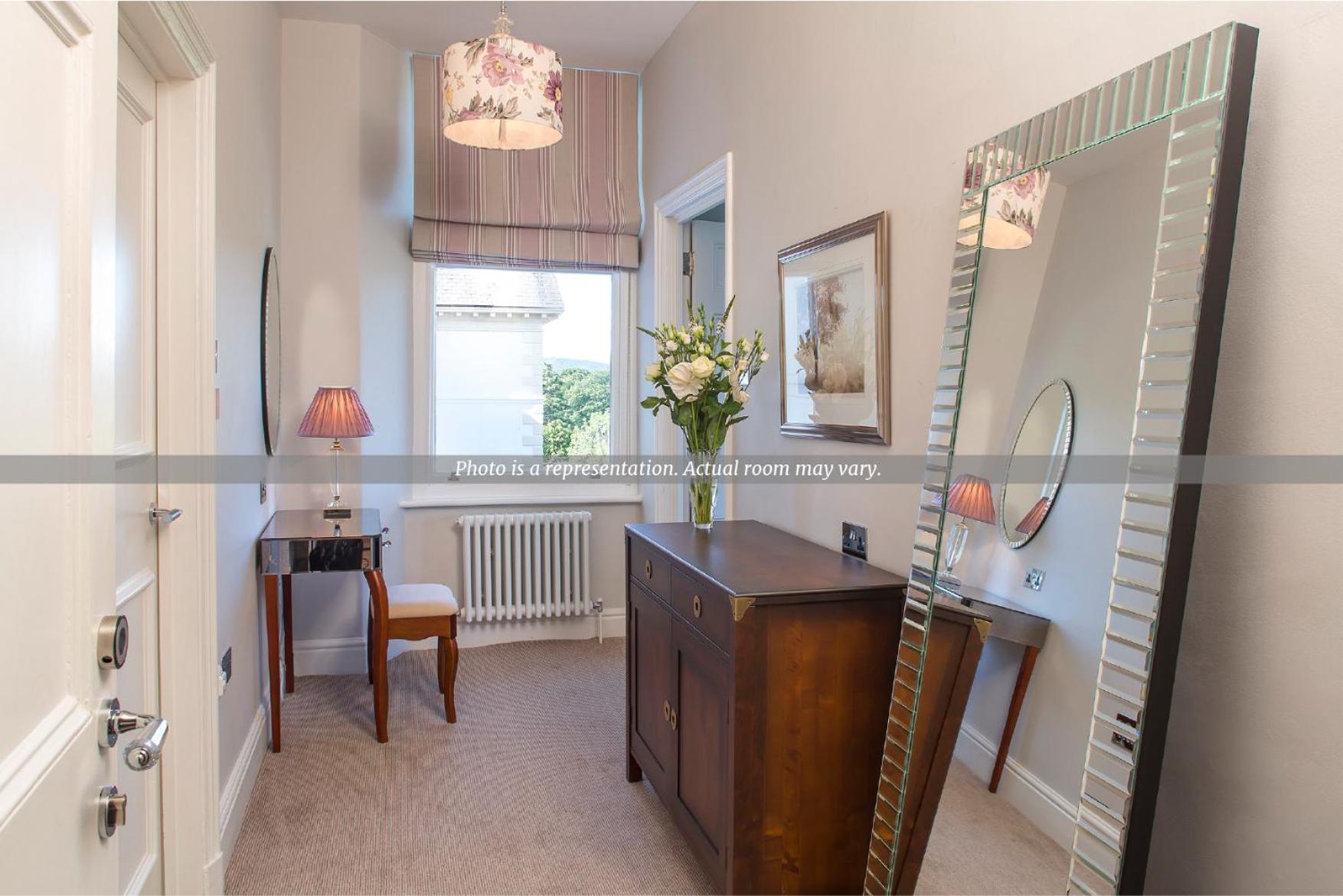 King Suite - Photo 3