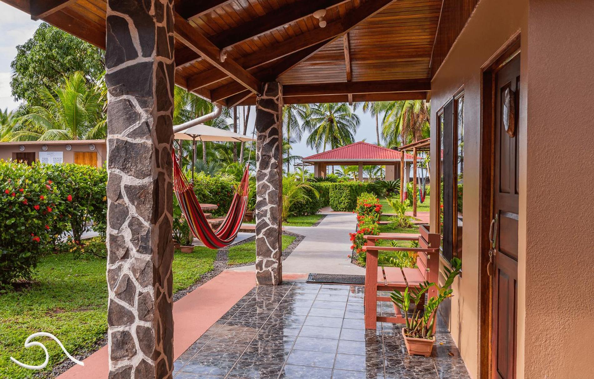 Double Room with Pool View photo 2