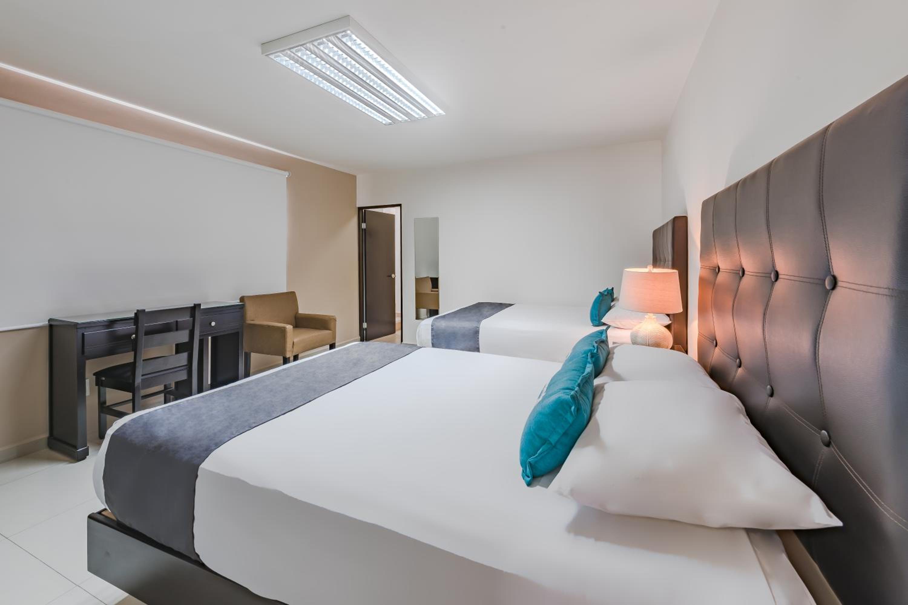 Superior Quadruple Room - Photo 5