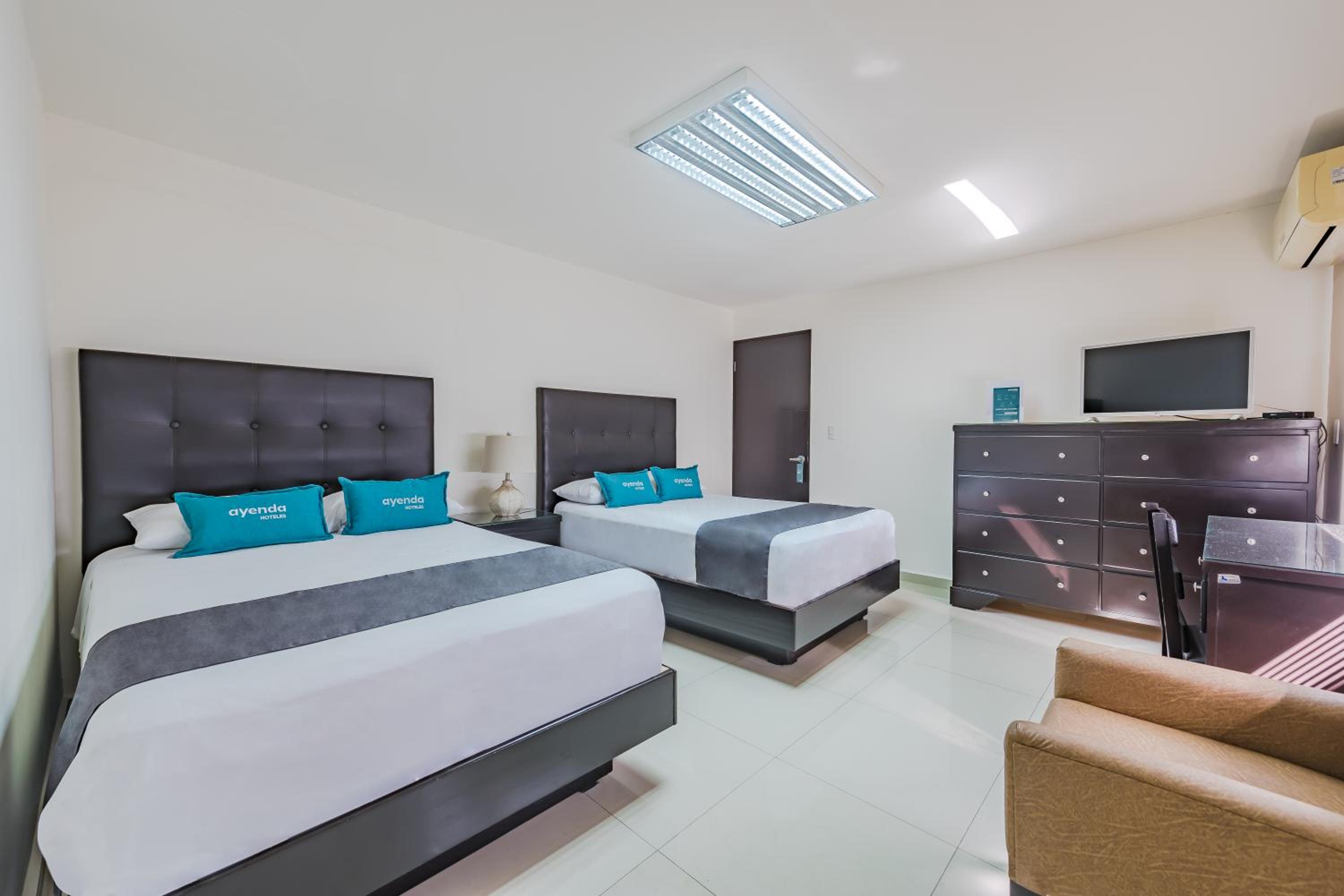 Superior Quadruple Room - Photo 1